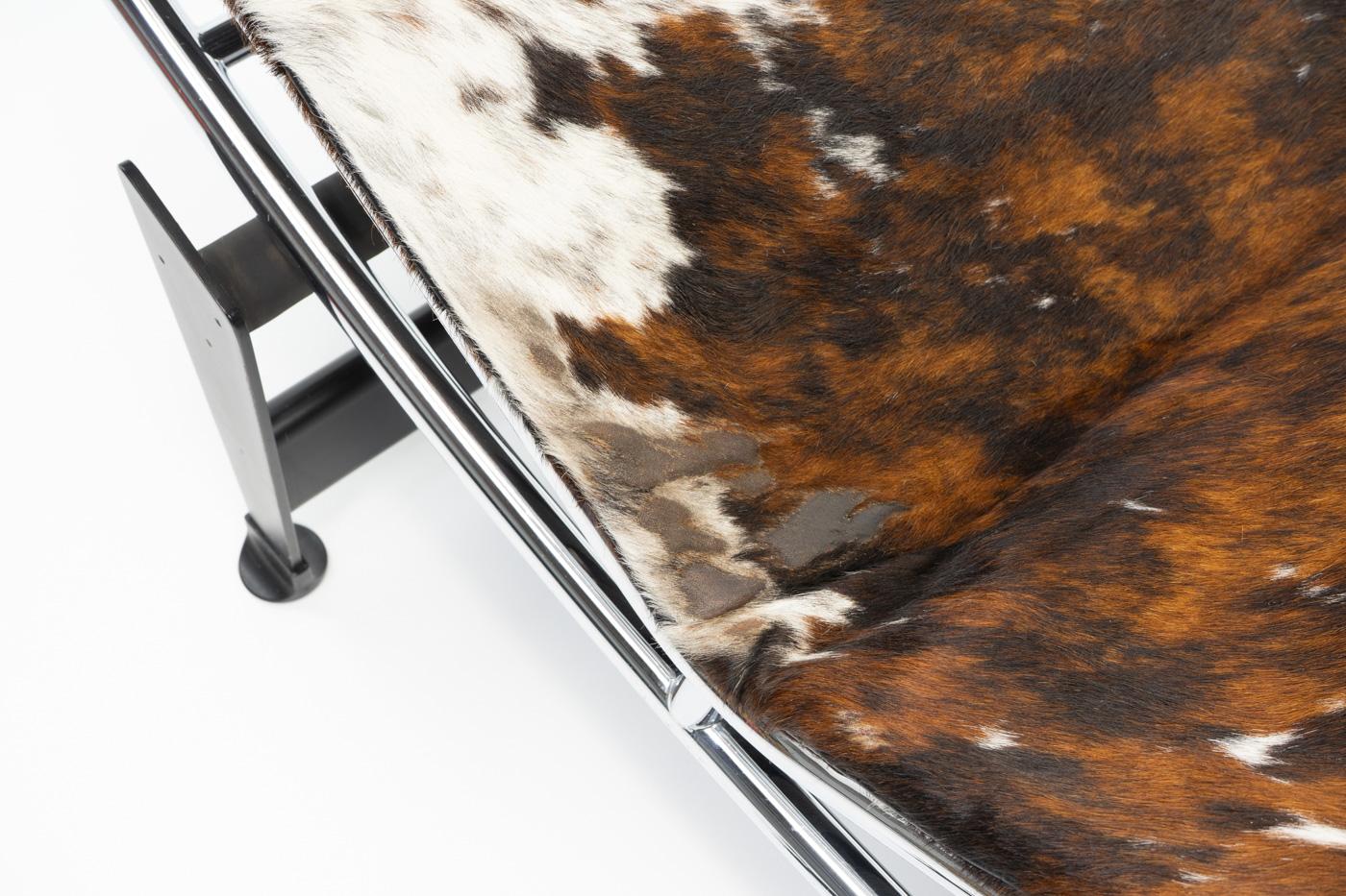 Ponyskin LC4 by Le Corbusier for Cassina, 1990s 3