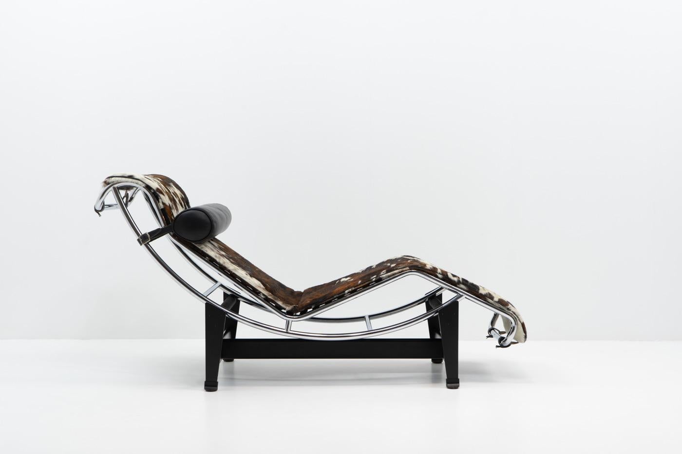 Ponyskin LC4 by Le Corbusier for Cassina, 1990s In Good Condition In Renens, CH