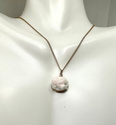 Ciondolo in corallo con cane barboncino Charles Spaniel Collana in oro vittoriana