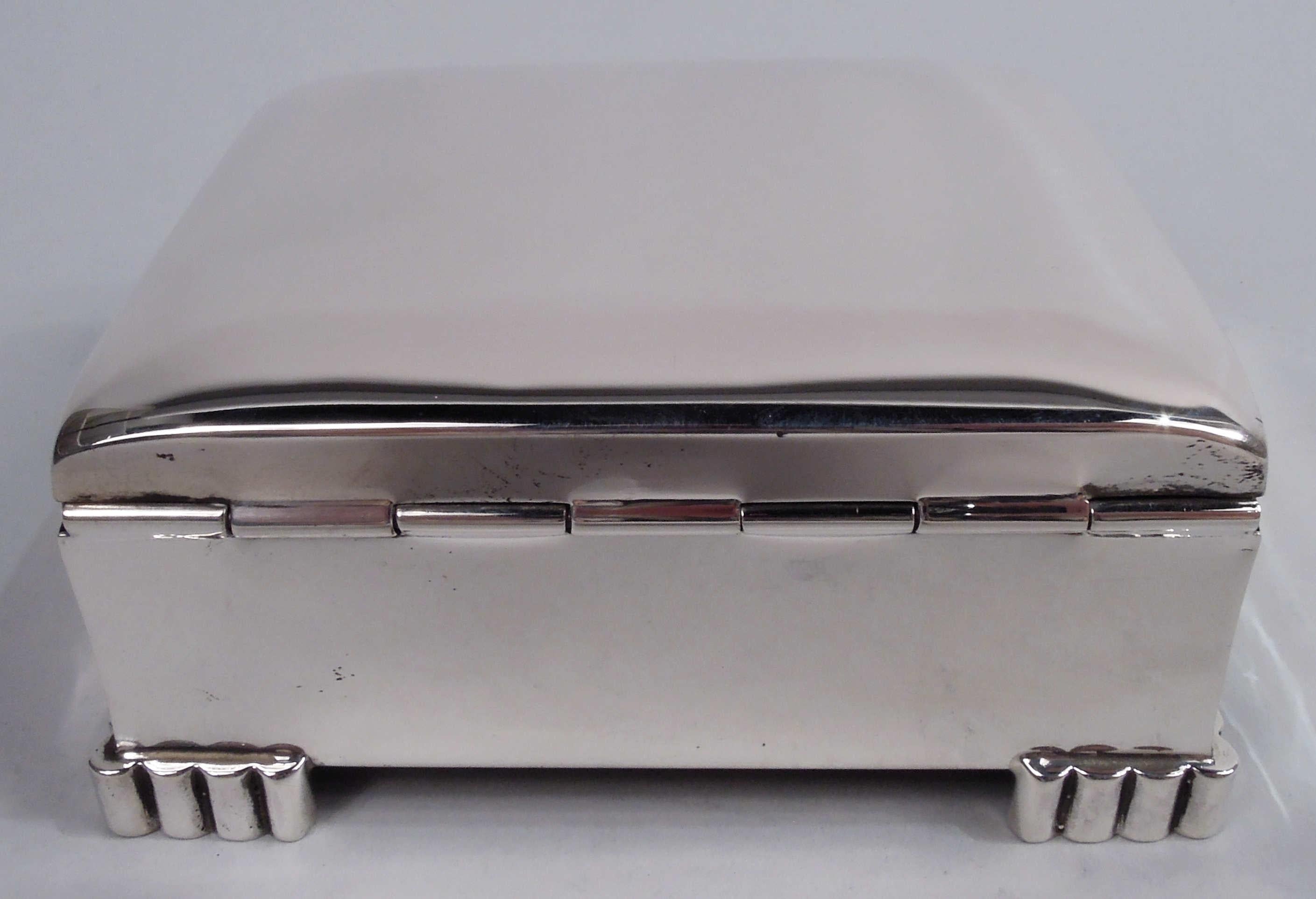 Poole Midcentury Modern Classical Sterling Silver Box In Good Condition For Sale In New York, NY