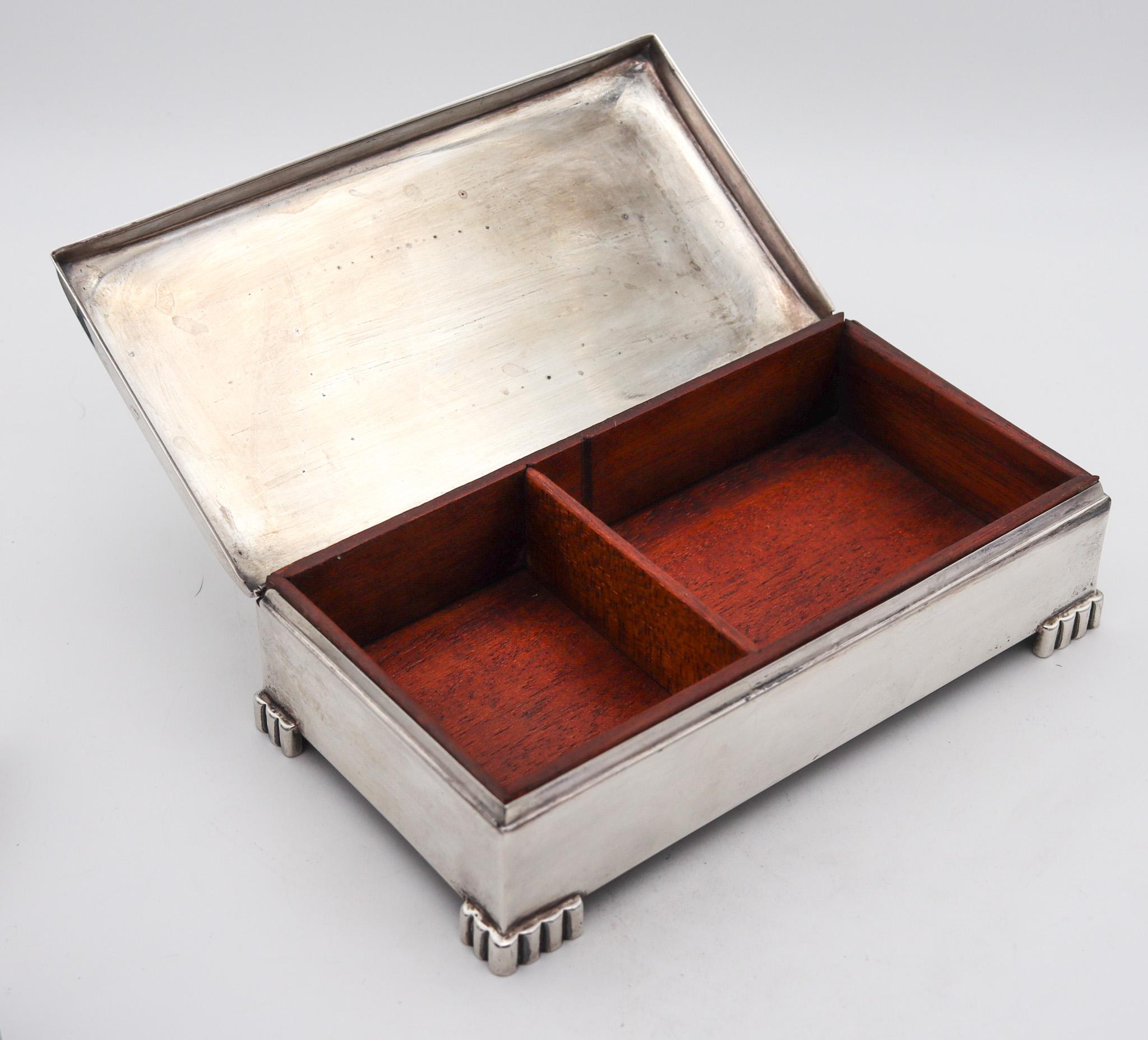 Hand-Crafted Poole Silver Co 1930 Art Deco Desk Box In .925 Sterling Silver And Cedar Wood For Sale