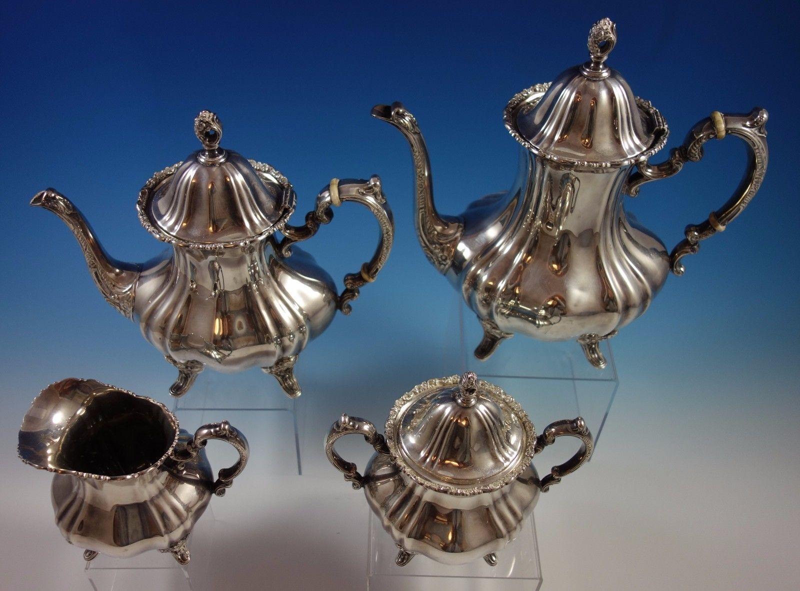 Service à thé en argent massif Poole 4 pièces #990

Poole
Superbe service à thé Poole en argent sterling, composé de 4 pièces. Toutes les pièces sont marquées du numéro 990. Cet ensemble comprend :
1 - Théière : Pèse 28,52 oz et mesure 10 x 9