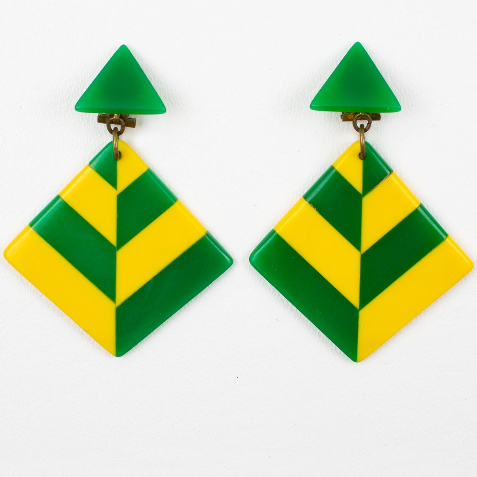 Modernist Pop Art Bakelite Dangle Clip Earrings Green and Yellow Checkerboard For Sale