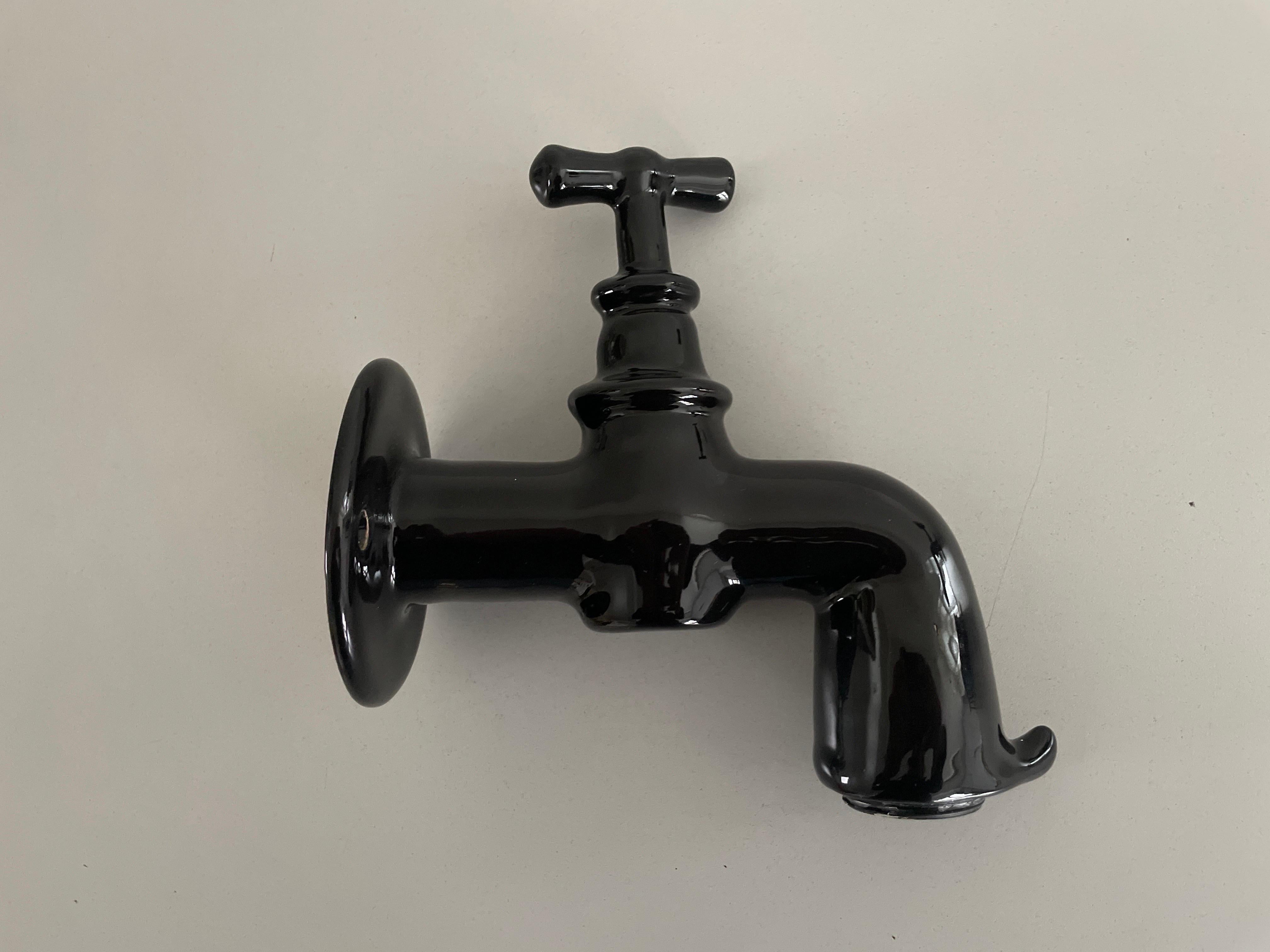 Schwarzer Pop-Art-Wandleuchter aus Keramik in Faucet-Form, 1970er Jahre, Deutschland im Angebot 5