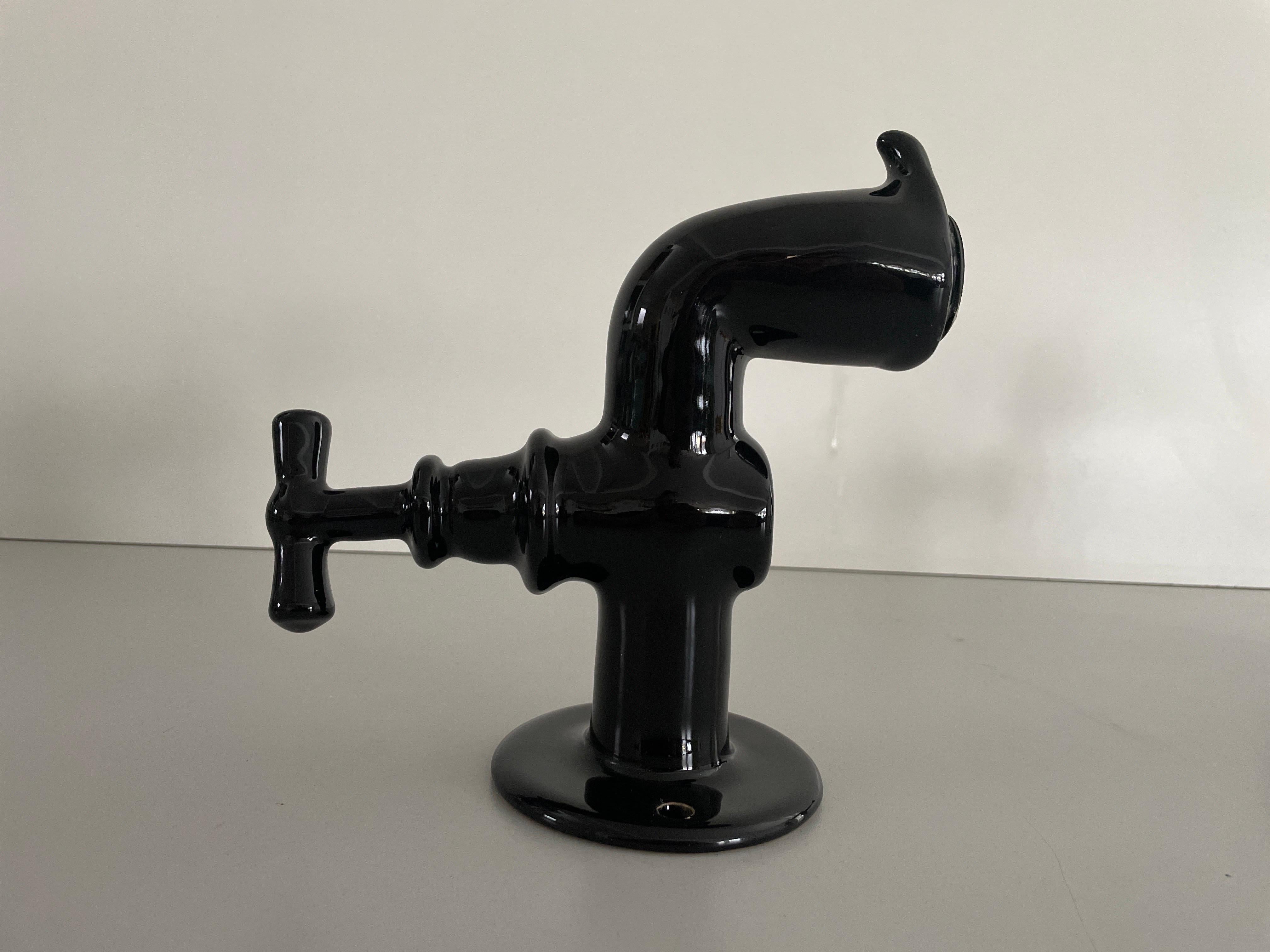 Schwarzer Pop-Art-Wandleuchter aus Keramik in Faucet-Form, 1970er Jahre, Deutschland im Angebot 3
