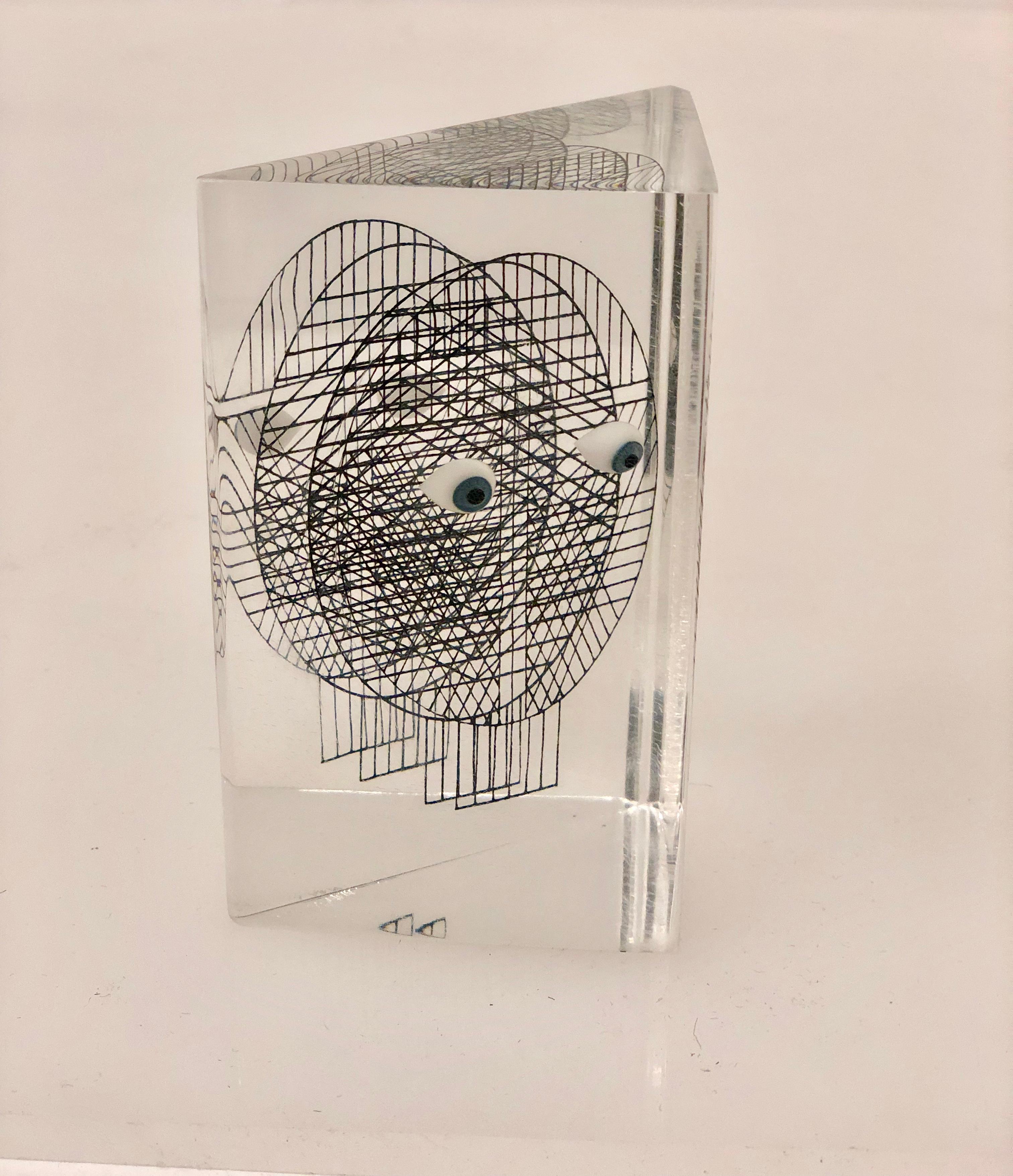 Postmoderno Scultura 3D di gufo in lucite decorativa Pop Art in vendita