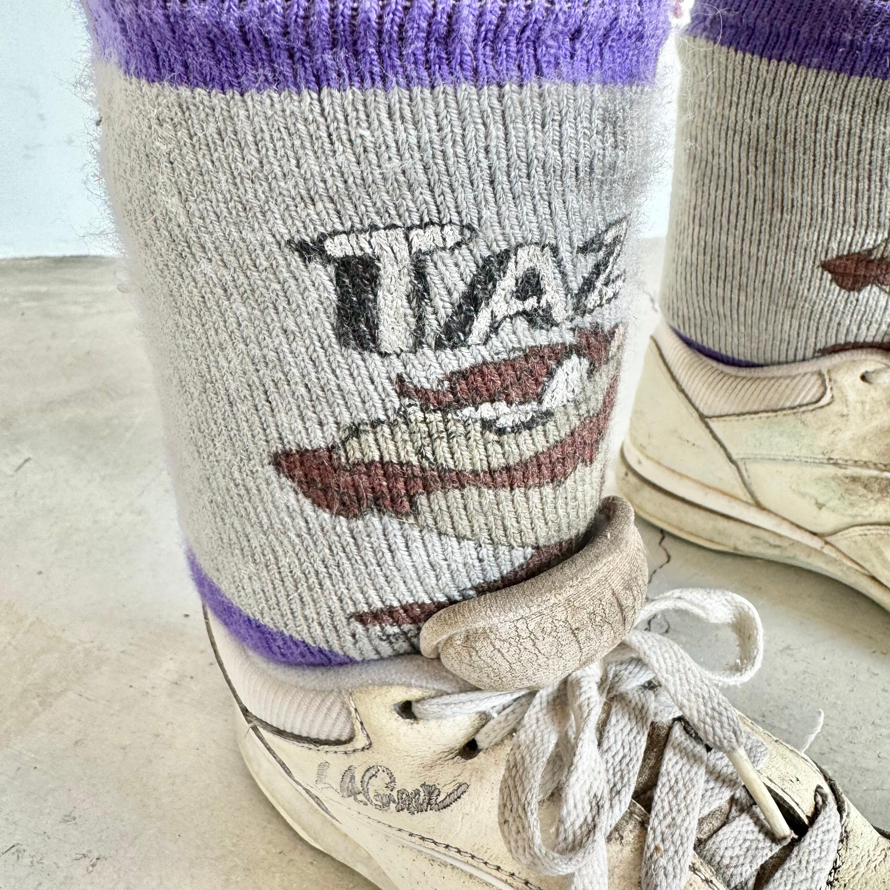 Pop-Art Legs with Sneakers Stool, 1990s USA 3