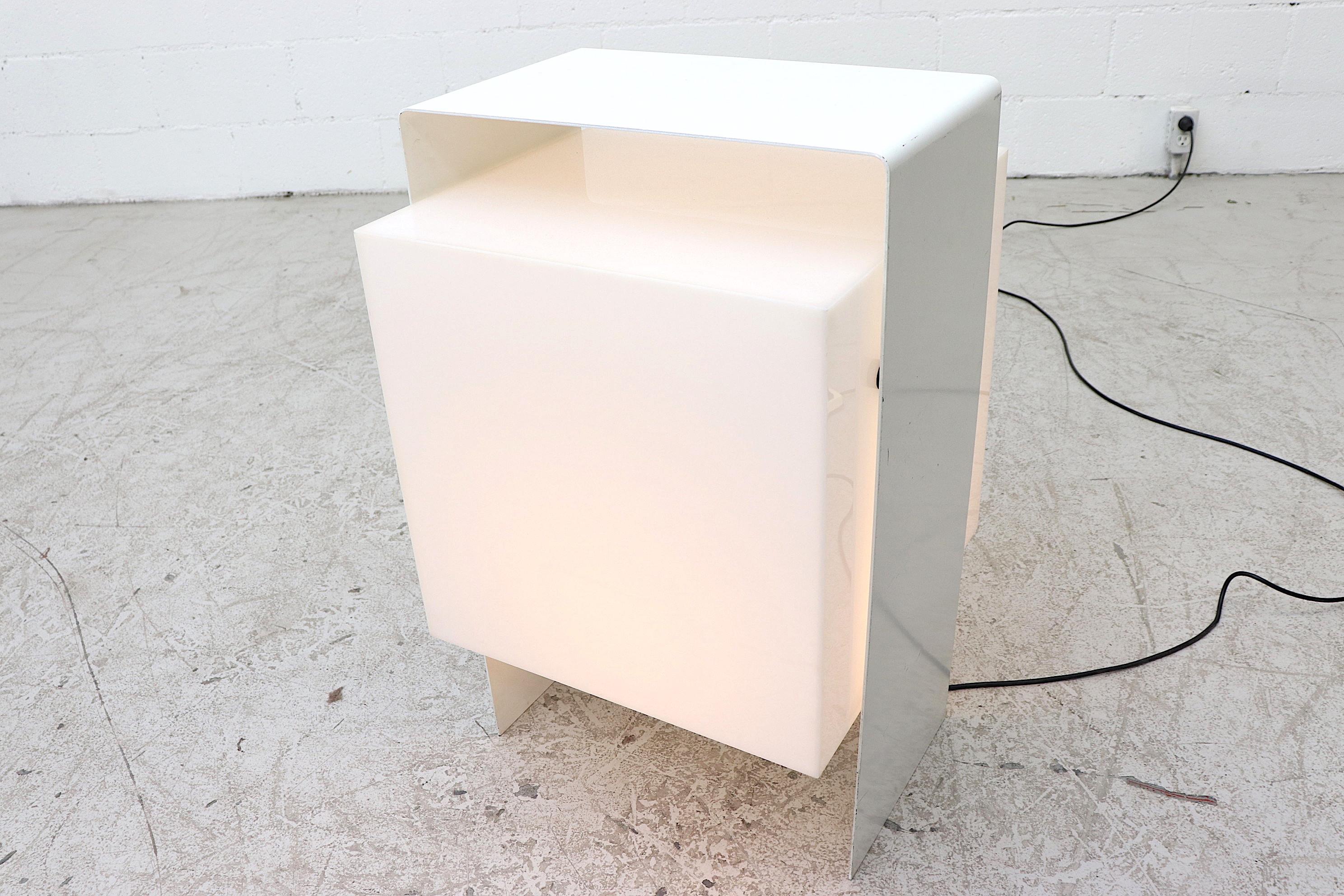 POP-ART Metal and Acrylic Floor Lamp Side Table 3