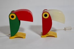 Pop Art Modern Vintage Red Green Bird Parrot Plastic Table Lamps Pair 1980 Italy