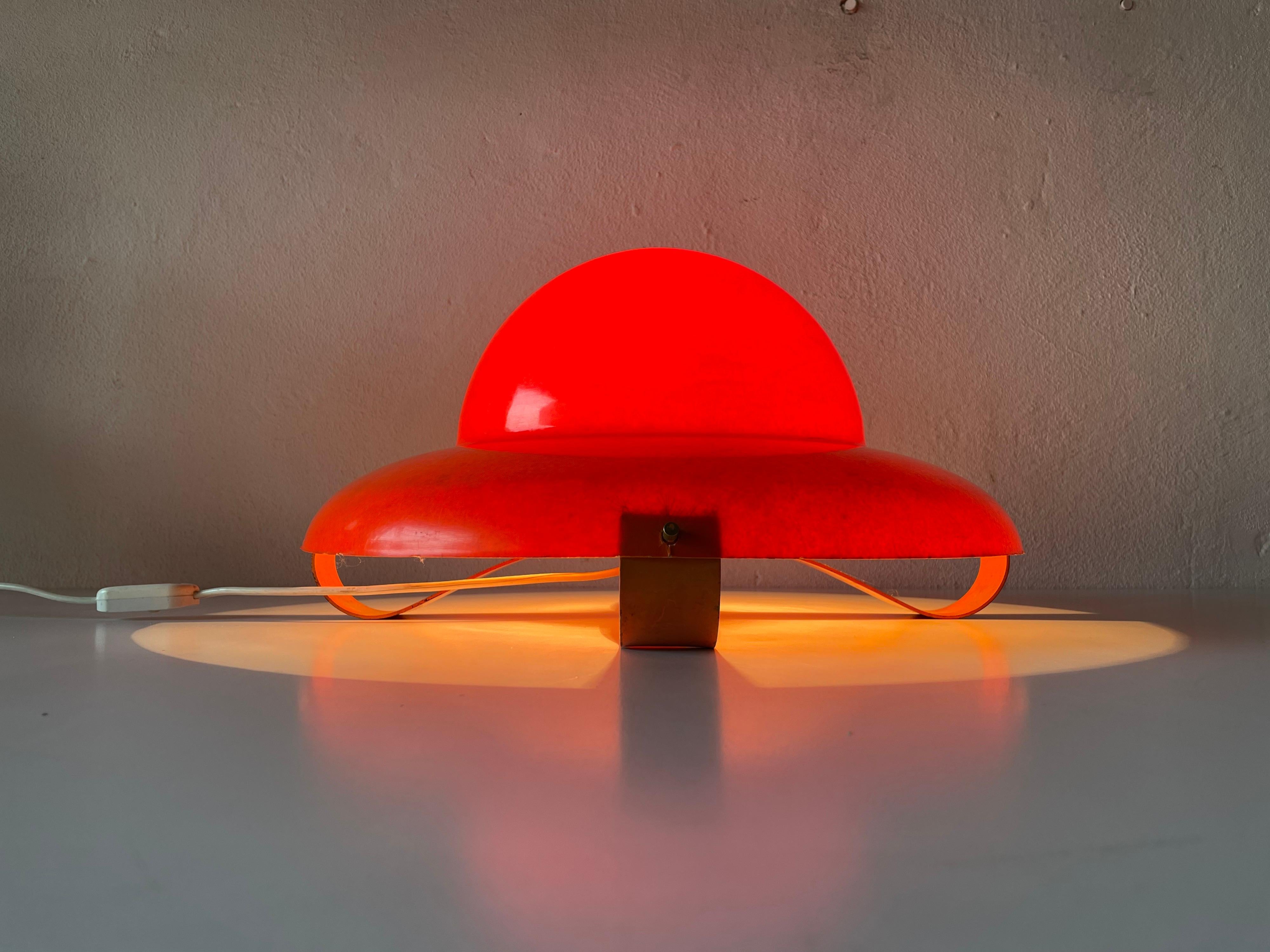 Pop Art Orange Plastic Polyester Ufo Design Lovely Table Lamp, 1970s, Italy For Sale 5