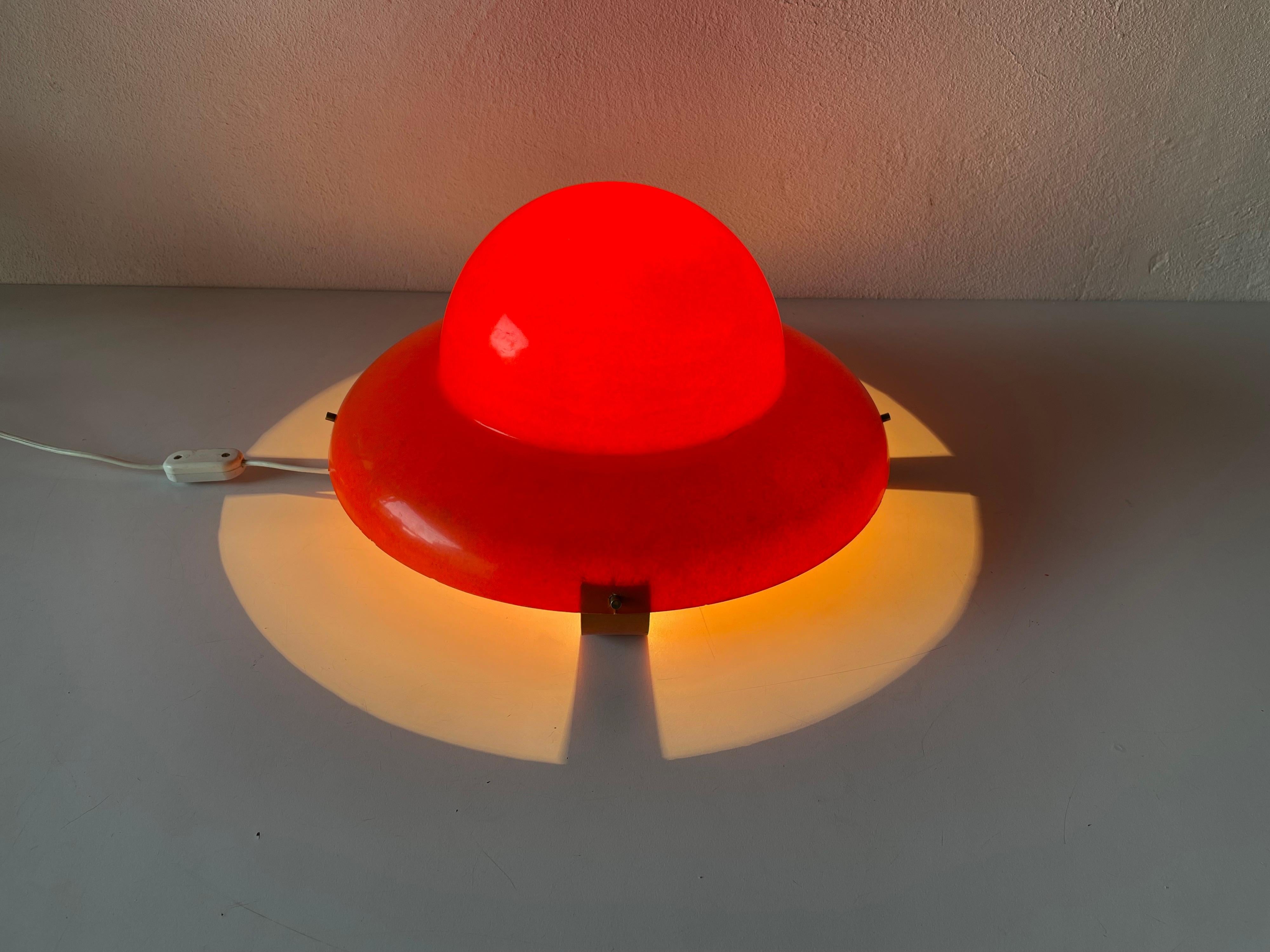 Pop Art Orange Plastic Polyester Ufo Design Lovely Table Lamp, 1970s, Italy For Sale 6