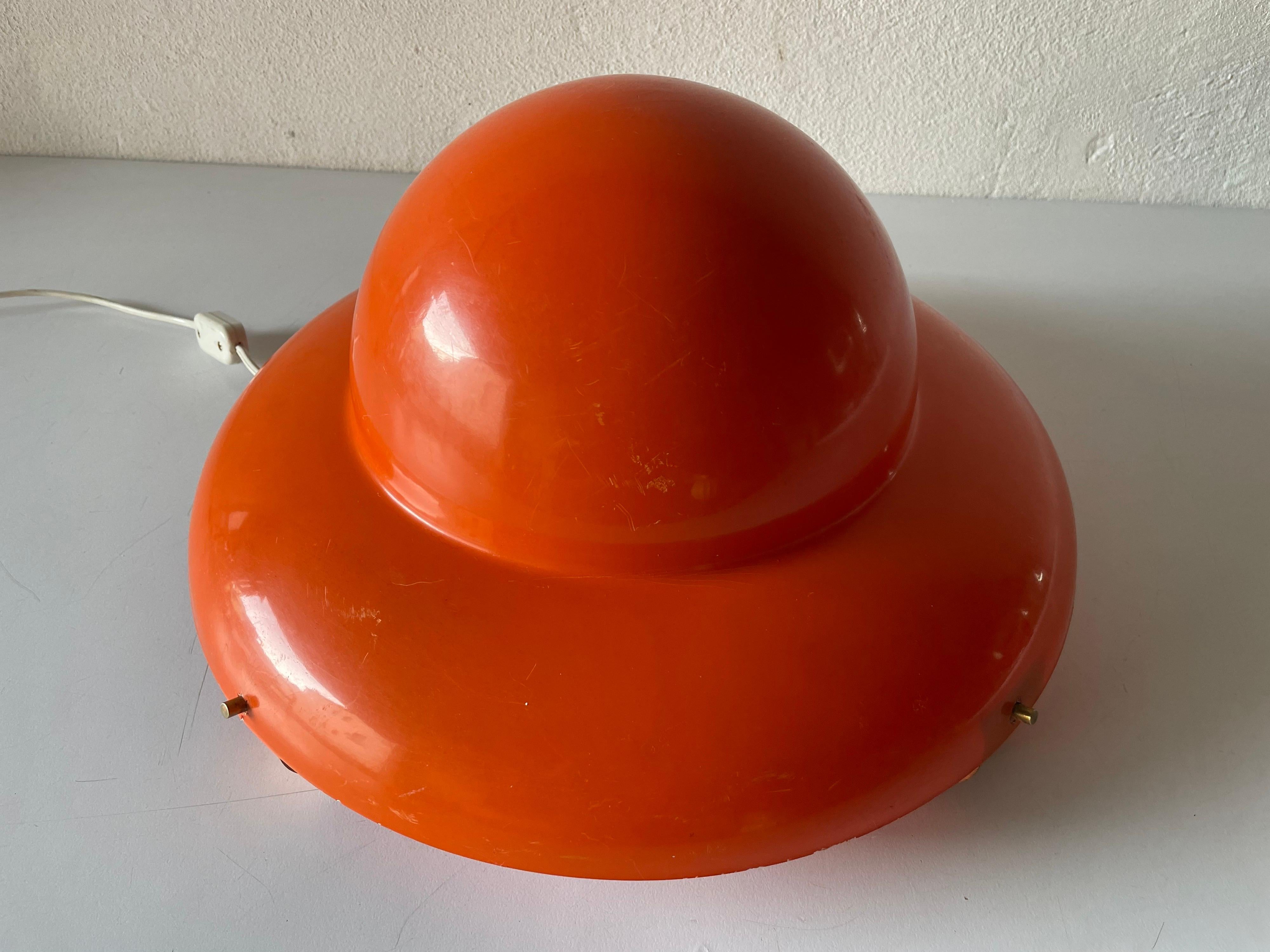 Late 20th Century Pop Art Orange Plastic Polyester Ufo Design Lovely Table Lamp, 1970s, Italy For Sale