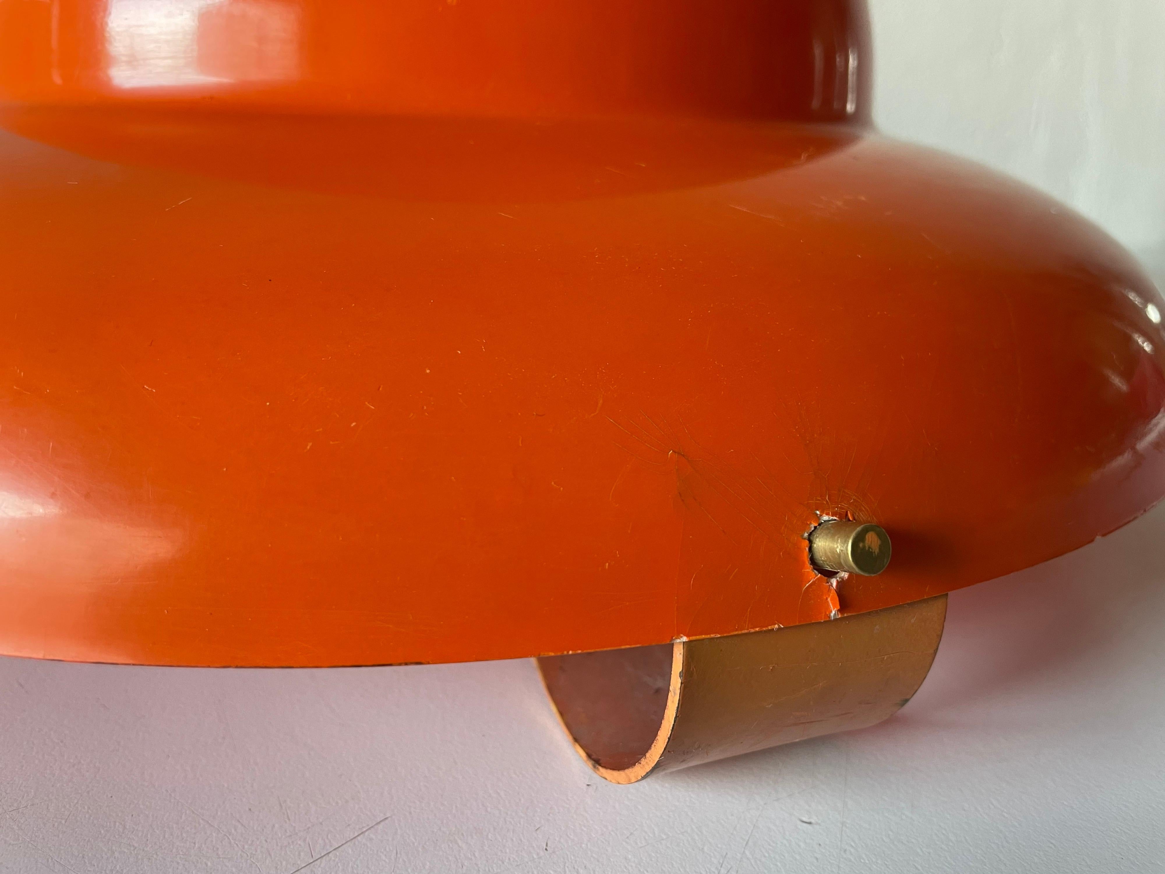 Pop Art Orange Plastic Polyester Ufo Design Lovely Table Lamp, 1970s, Italy For Sale 2