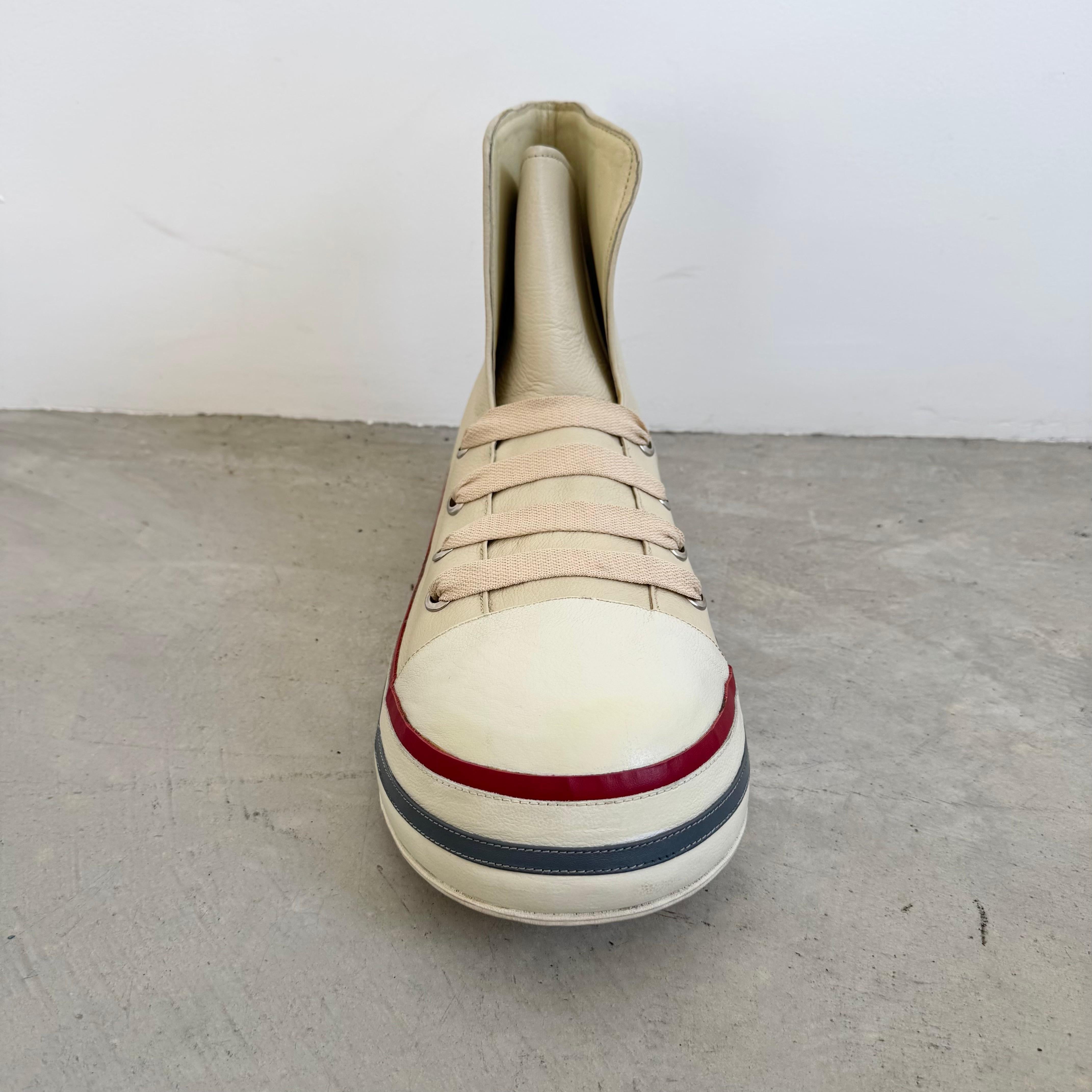 XXI secolo e contemporaneo Sneaker in pelle oversize Pop Art, anni 2000 USA in vendita