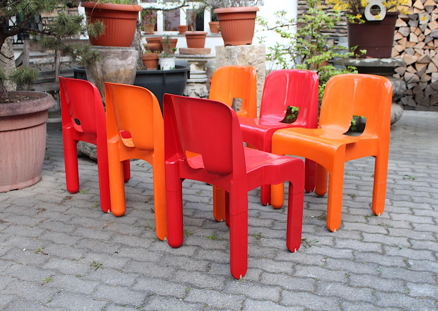Six chaises de salle à manger en plastique rouge et orange de style Pop Art de l'ère spatiale de Joe Colombo, Italie en vente 6