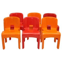 Six chaises de salle à manger en plastique rouge et orange de style Pop Art de l'ère spatiale de Joe Colombo, Italie