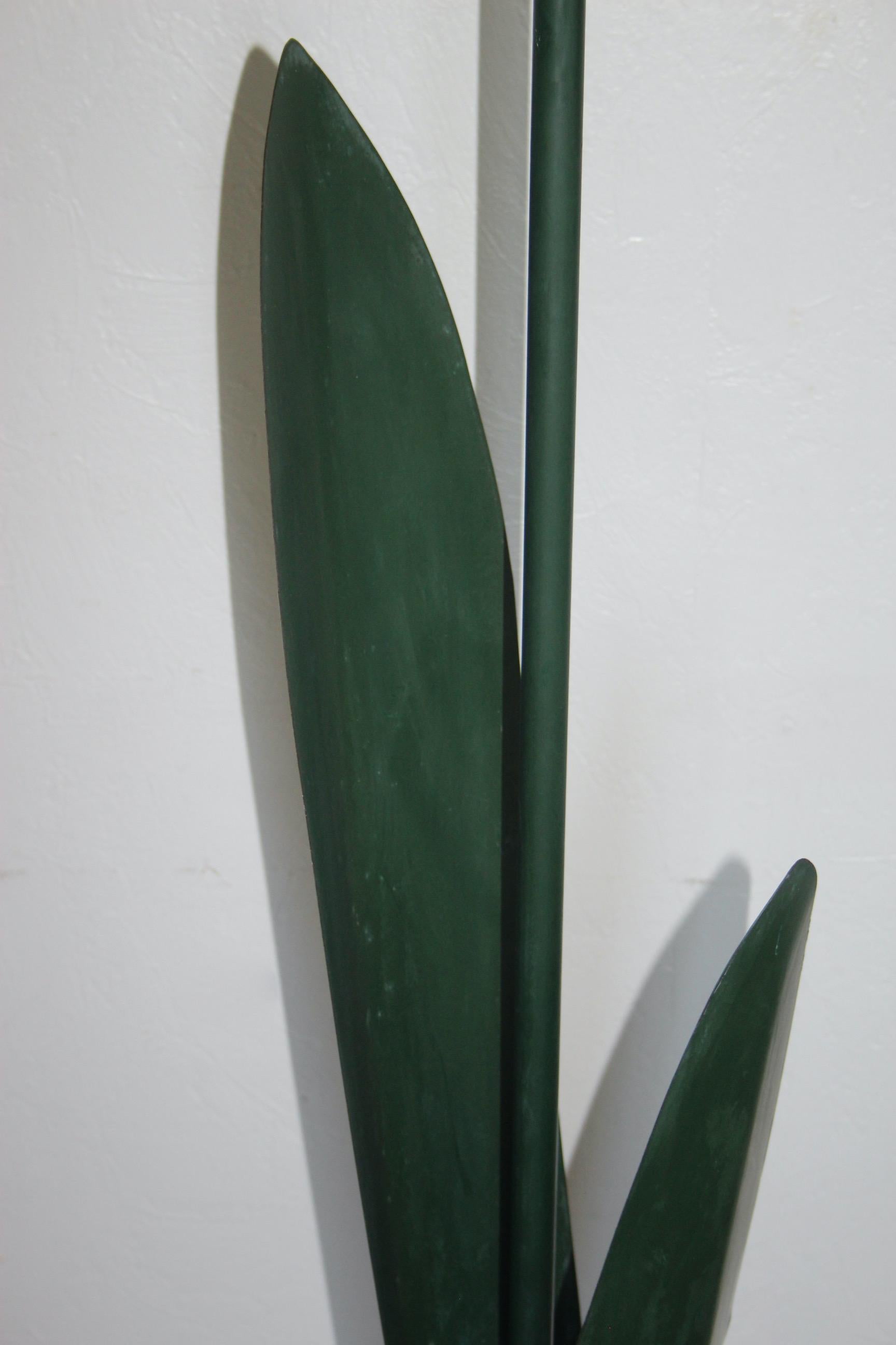 Fin du 20e siècle Lampadaire Tulipe Pop Art en métal peint en vert et rouge par Peter Bliss 1980 en vente