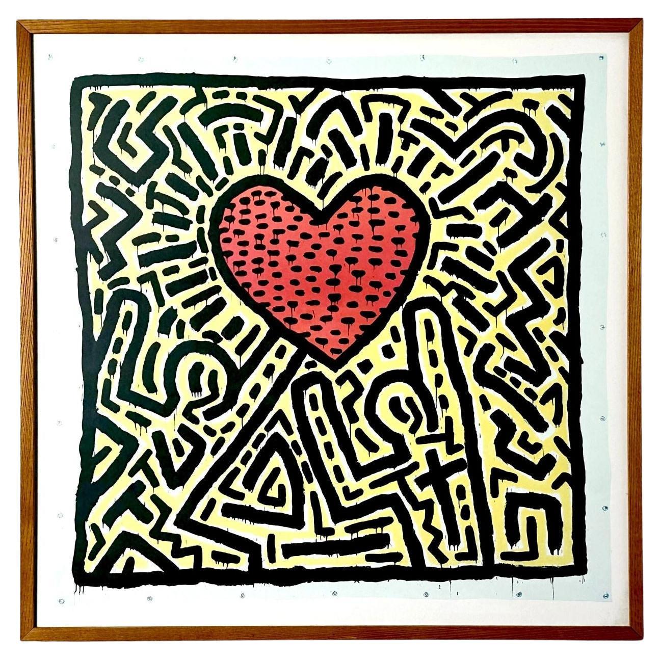 Abstrakter gerahmter Druck mit zwei Figuren und Herz von Keith Haring, Pop Art 1982 im Angebot