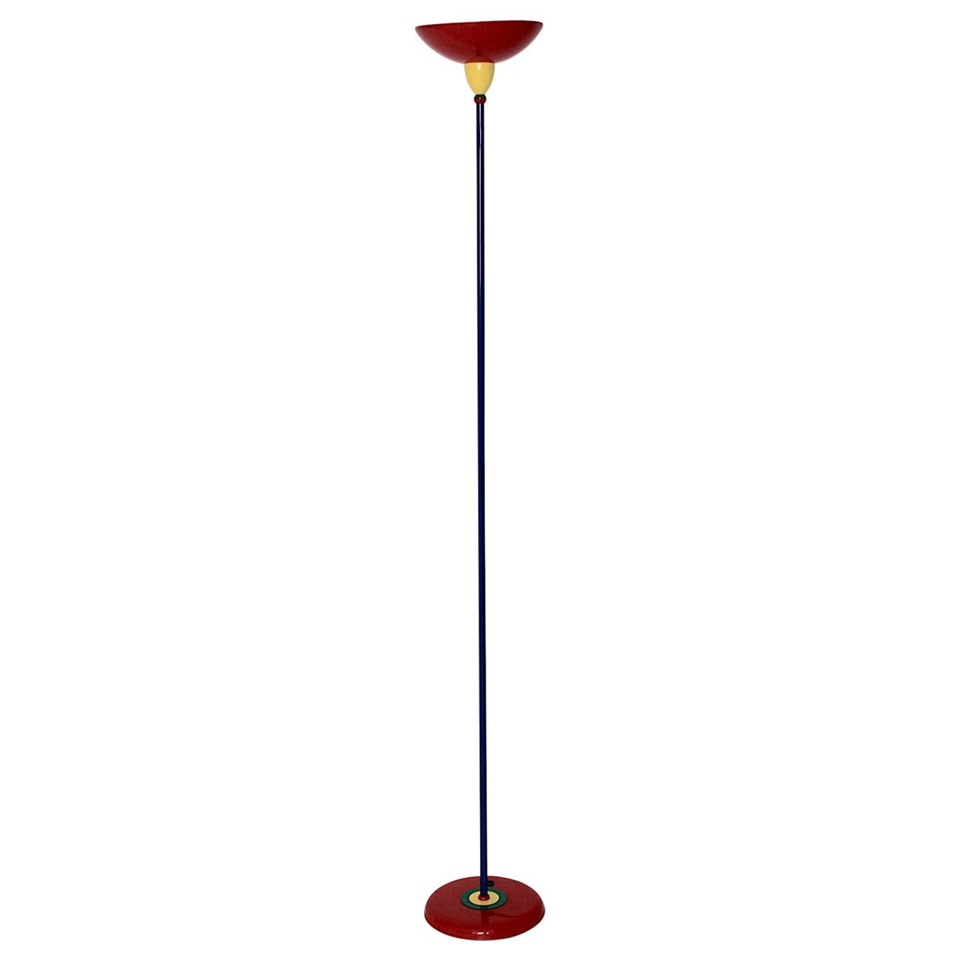 Lampadaire Pop Art vintage rouge bleu vert jaune style Memphis, années 1980, Italie