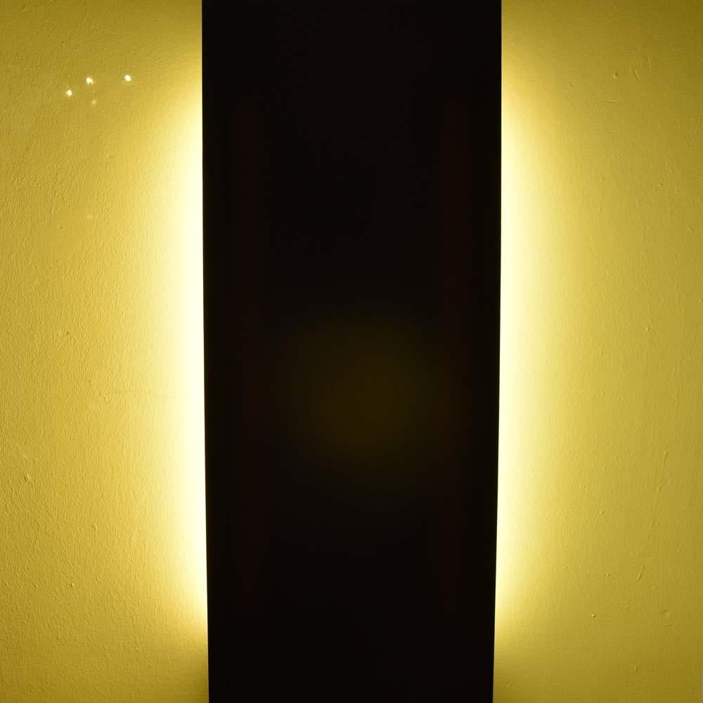 Fin du 20e siècle Panneau lumineux Pop Art en perspex jaune et noir de Johanna Grawunder, design italien en vente