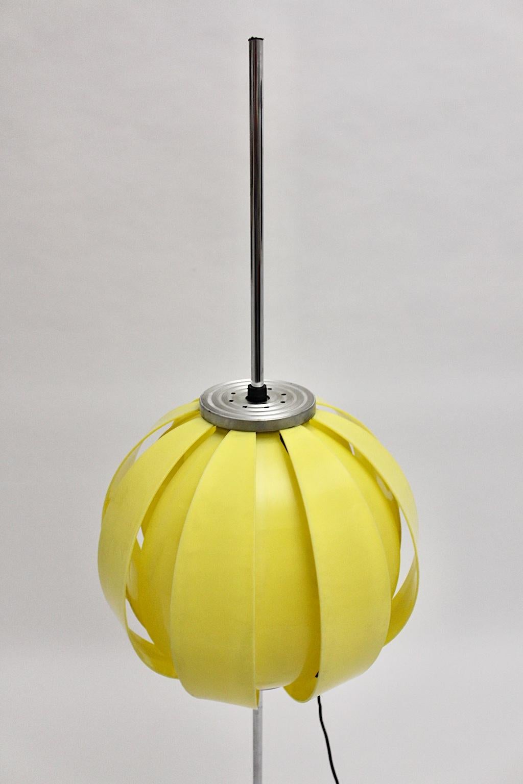 Pop Art Yellow Vintage Plastic Ball Floor Lamp, 1960s For Sale 1