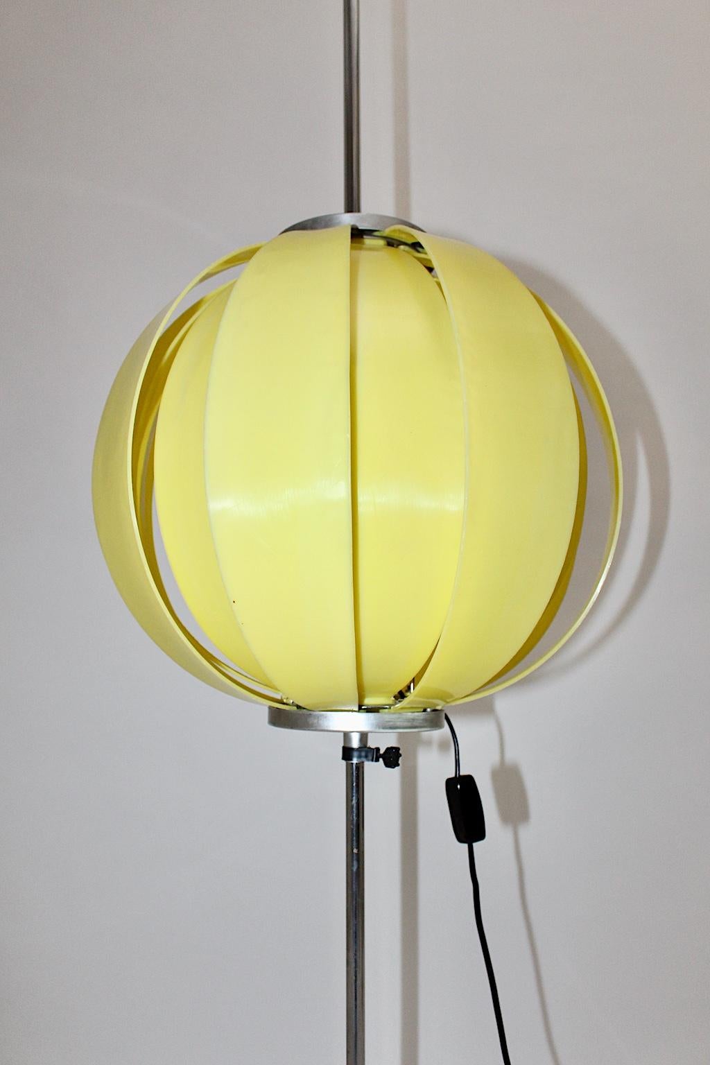 Pop Art Yellow Vintage Plastic Ball Floor Lamp, 1960s For Sale 2