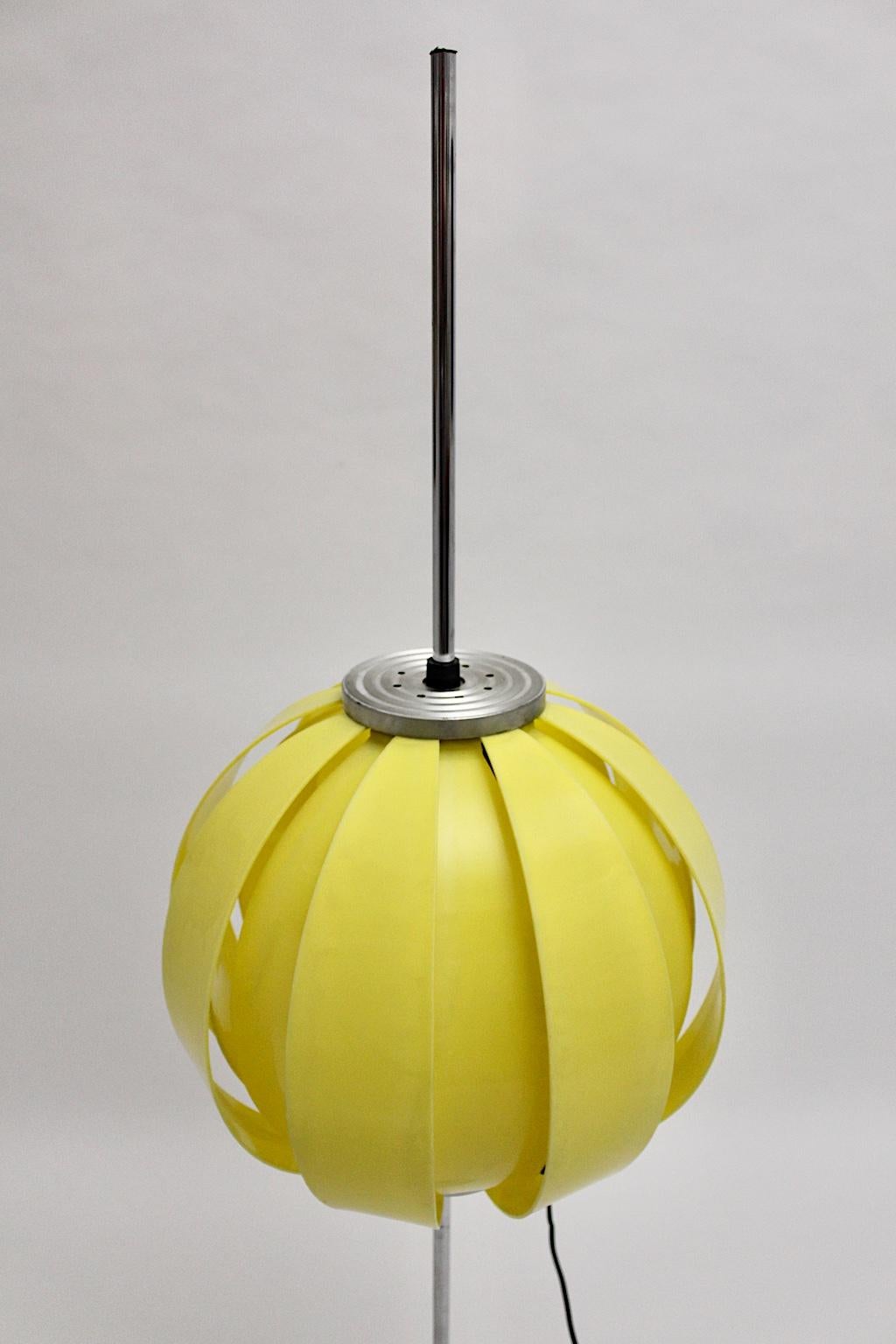 Pop Art Yellow Vintage Plastic Ball Floor Lamp, 1960s For Sale 4