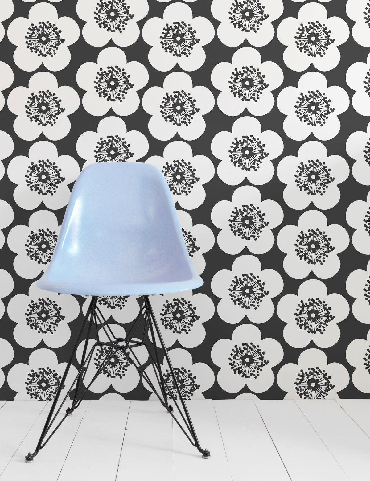 This wall-covering with oversized pop art flowers is the perfect wallpaper for your child's room!

Samples are available for $18 including US shipping, please message us to purchase.
 
Printing: Digital pigment print (minimum order of 4 rolls), or