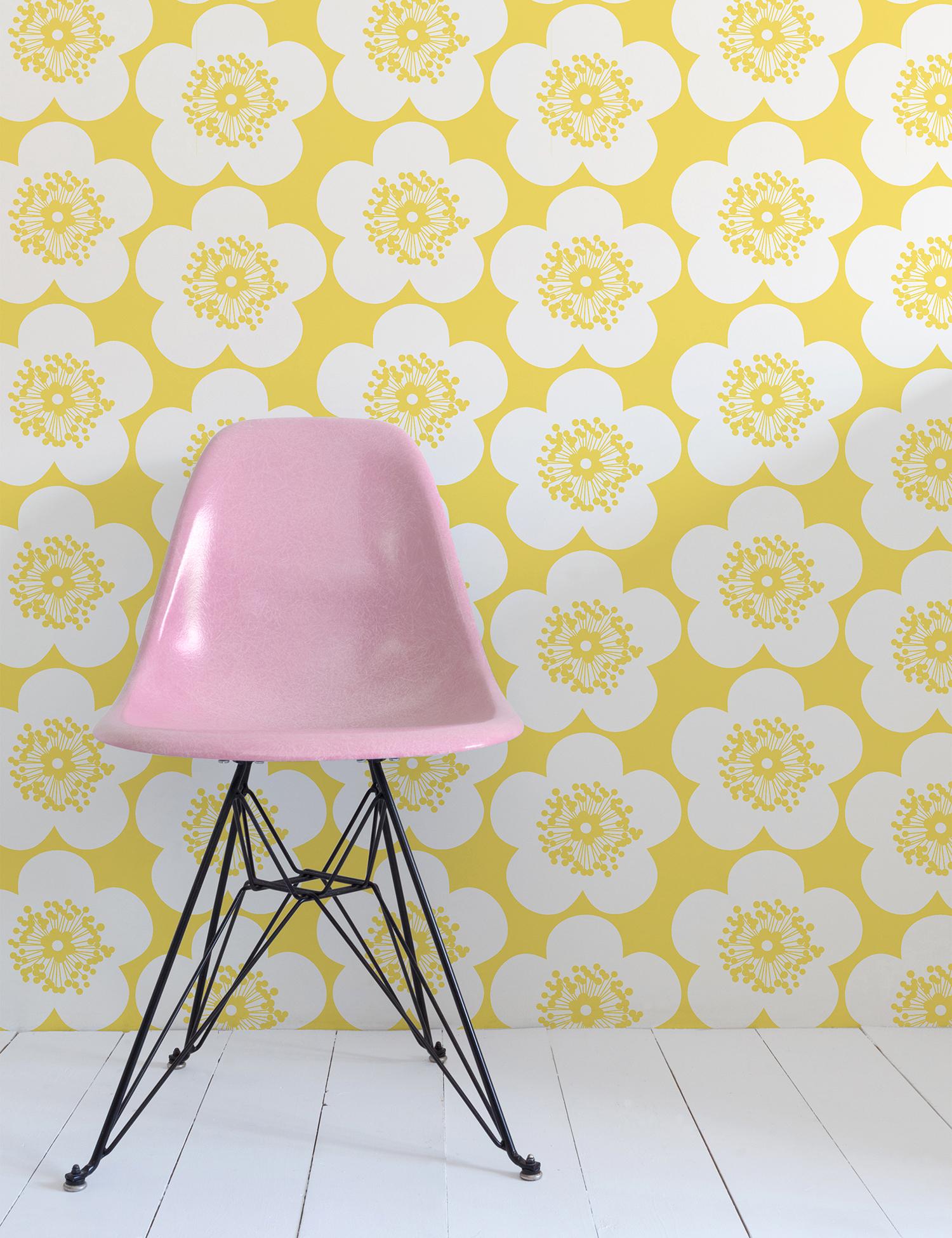 This wall-covering with oversized pop art flowers is the perfect wallpaper for your child's room!

Samples are available for $18 including US shipping, please message us to purchase.
 
Printing: Screen-printed by hand (must be ordered in even