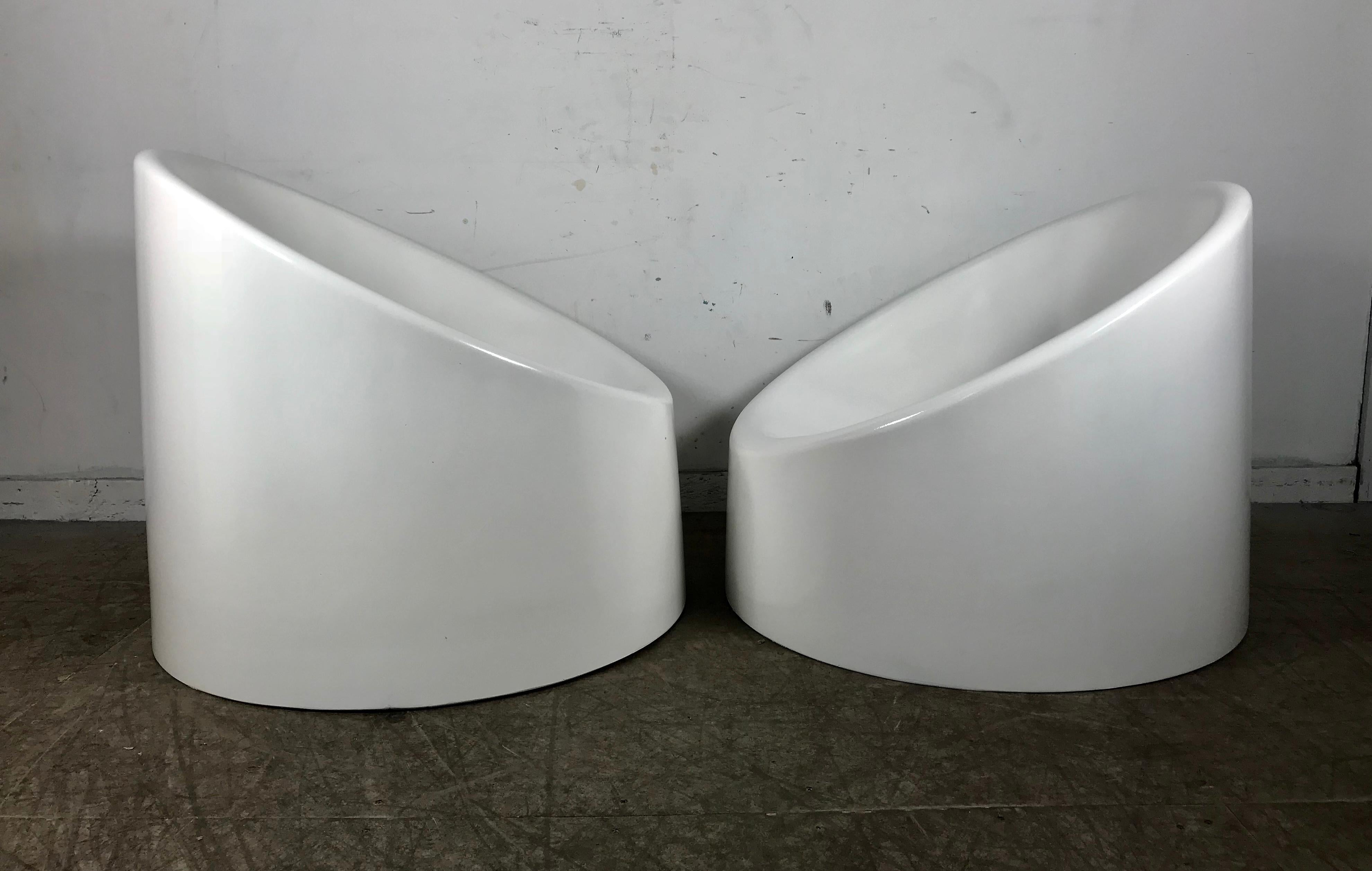 Pop modern Space Age fiberglass pod chairs, professionally restored, perfect for exterior pool side or interior living room, his and hers. Hand delivery avail to New York City or anywhere en route from Buffalo NY.