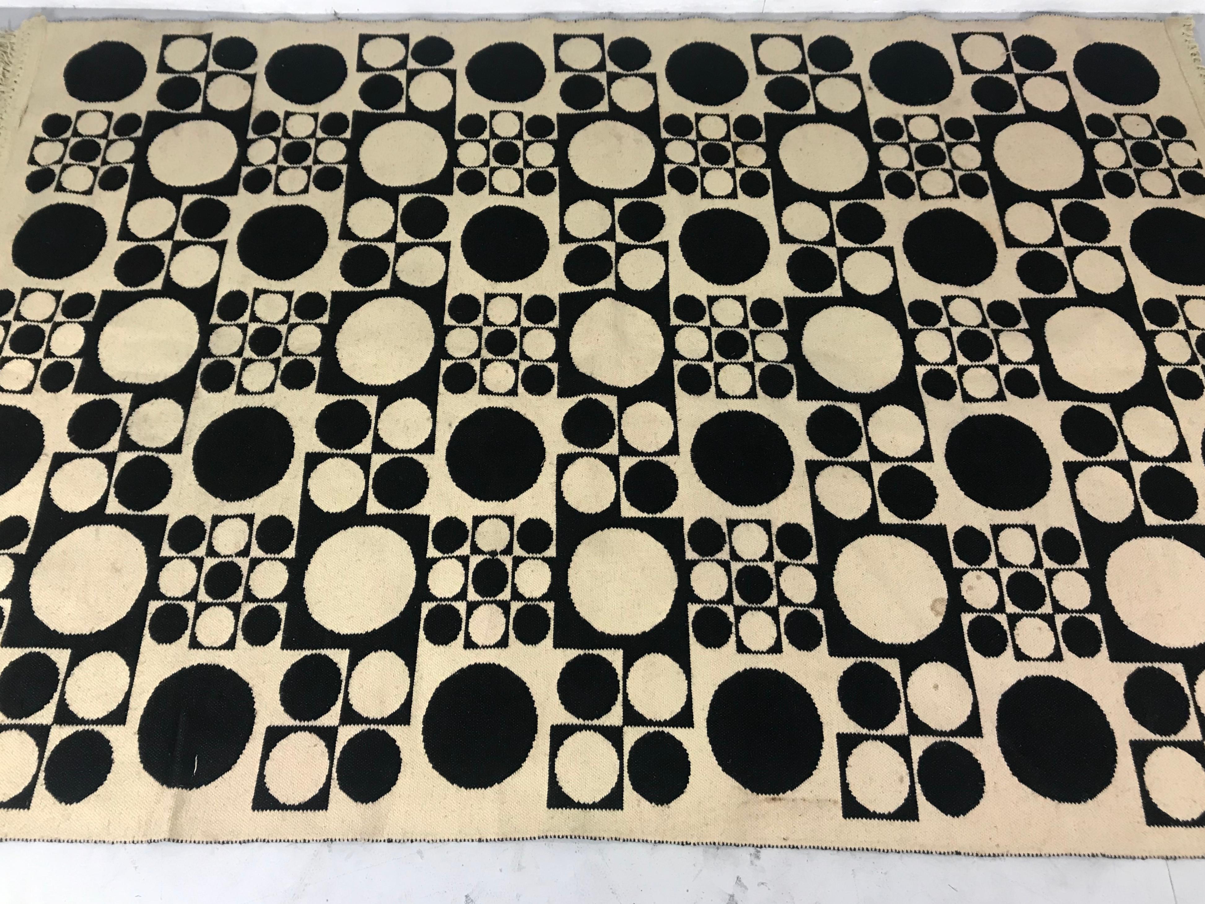 Pop Modernist Geometric Designed Rug Hanging by Verner Panton For Sale 4