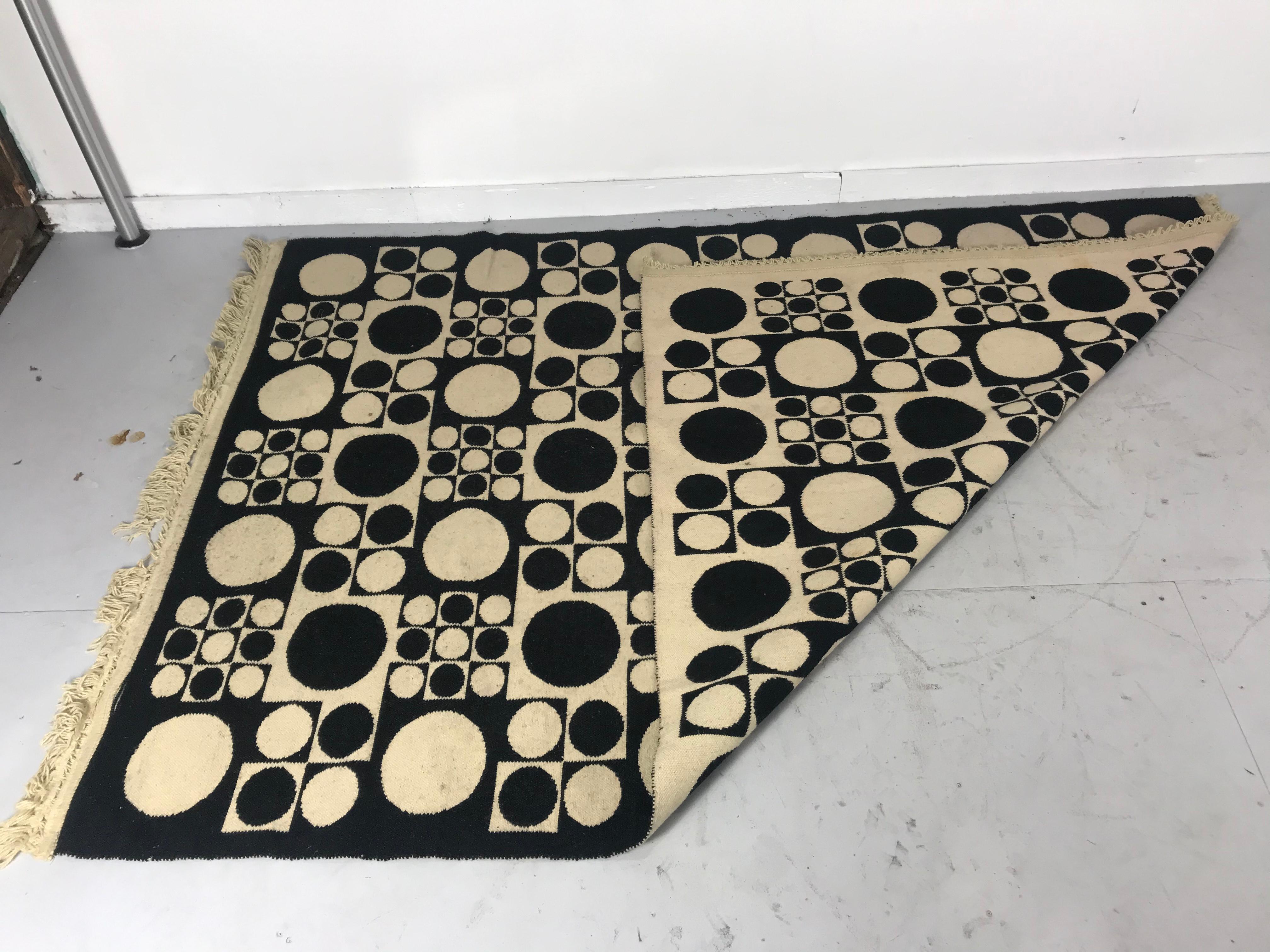Pop Modernist Geometrisch gestalteter hängender Teppich von Verner Panton (Ende des 20. Jahrhunderts) im Angebot