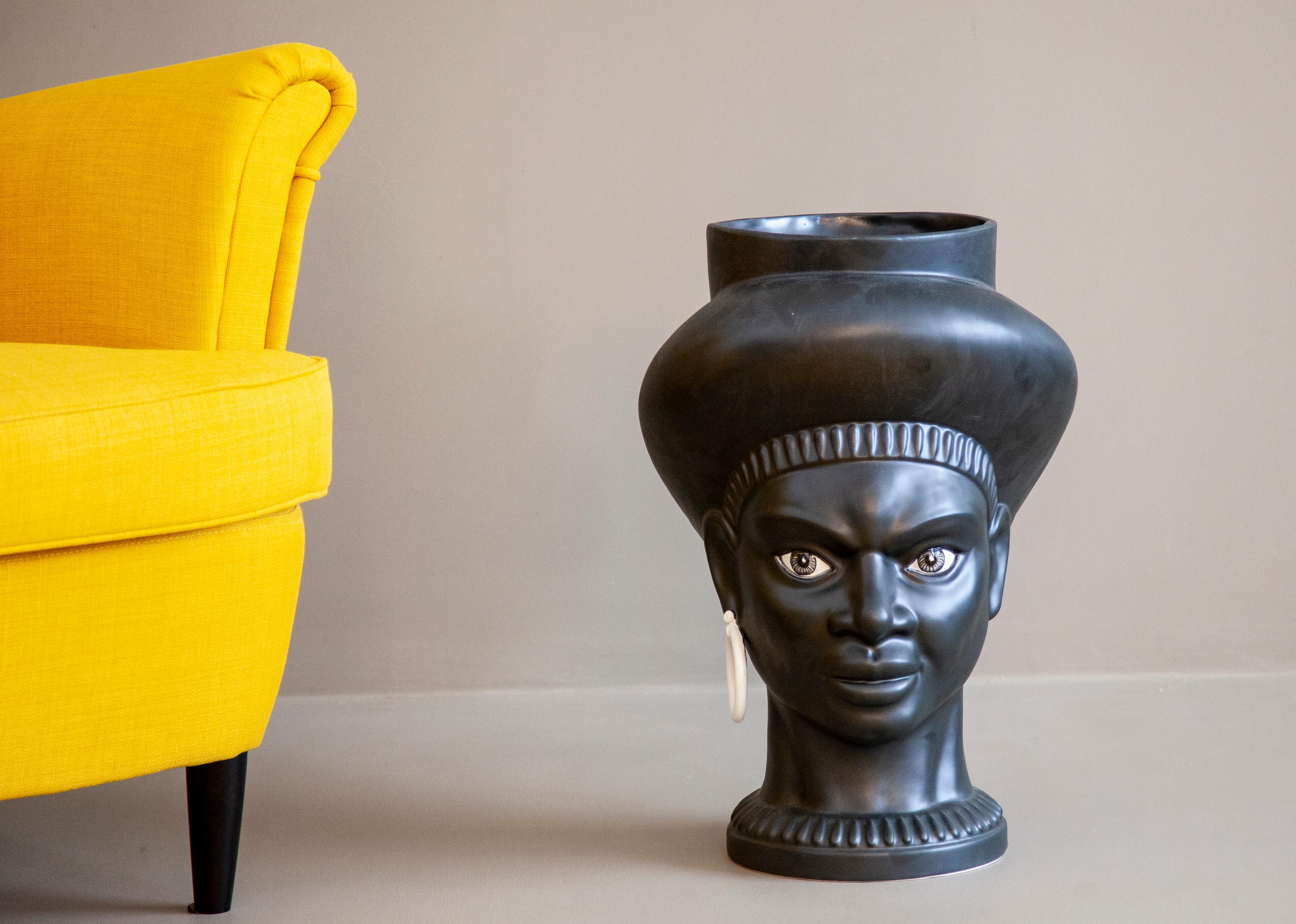POP POP, maurischer Kopf, handgefertigt in Sizilien, Vase, Größe M, Farbe Ihrer Wahl (Handgefertigt) im Angebot