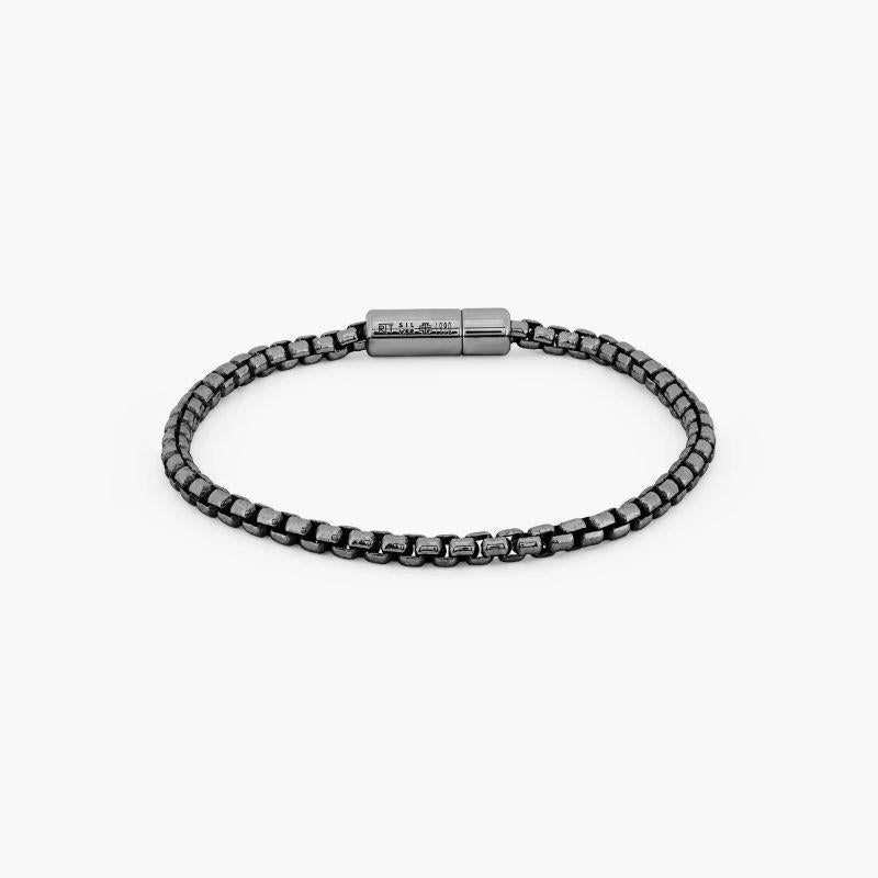 Pop Sleek Bracelet in Black Rhodium Plated Sterling Silver, Size L

A sleek silver box chain fits into our signature pop clasp, especially engineered in our Italian workshop. To open, simply pull both ends of the clasp away from one another. A black