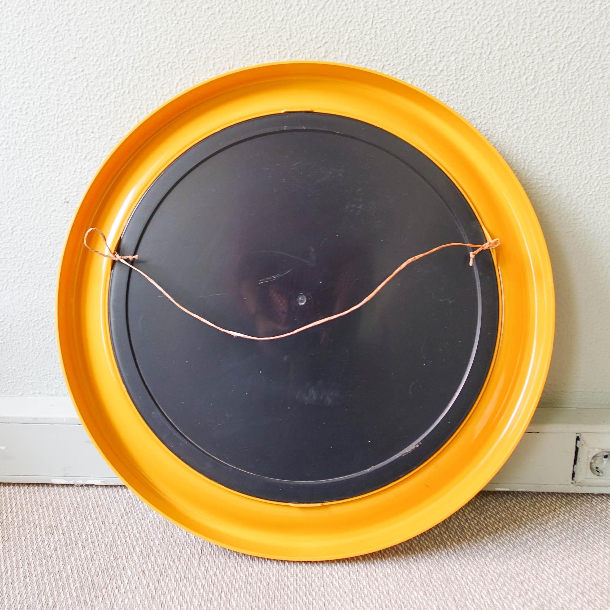 Pop Yellow Round Wall Mirror, 1970s In Good Condition In Lisboa, PT