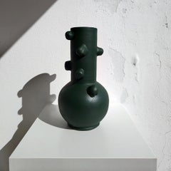 Scultura Up&Up in ceramica di Liliana Silva