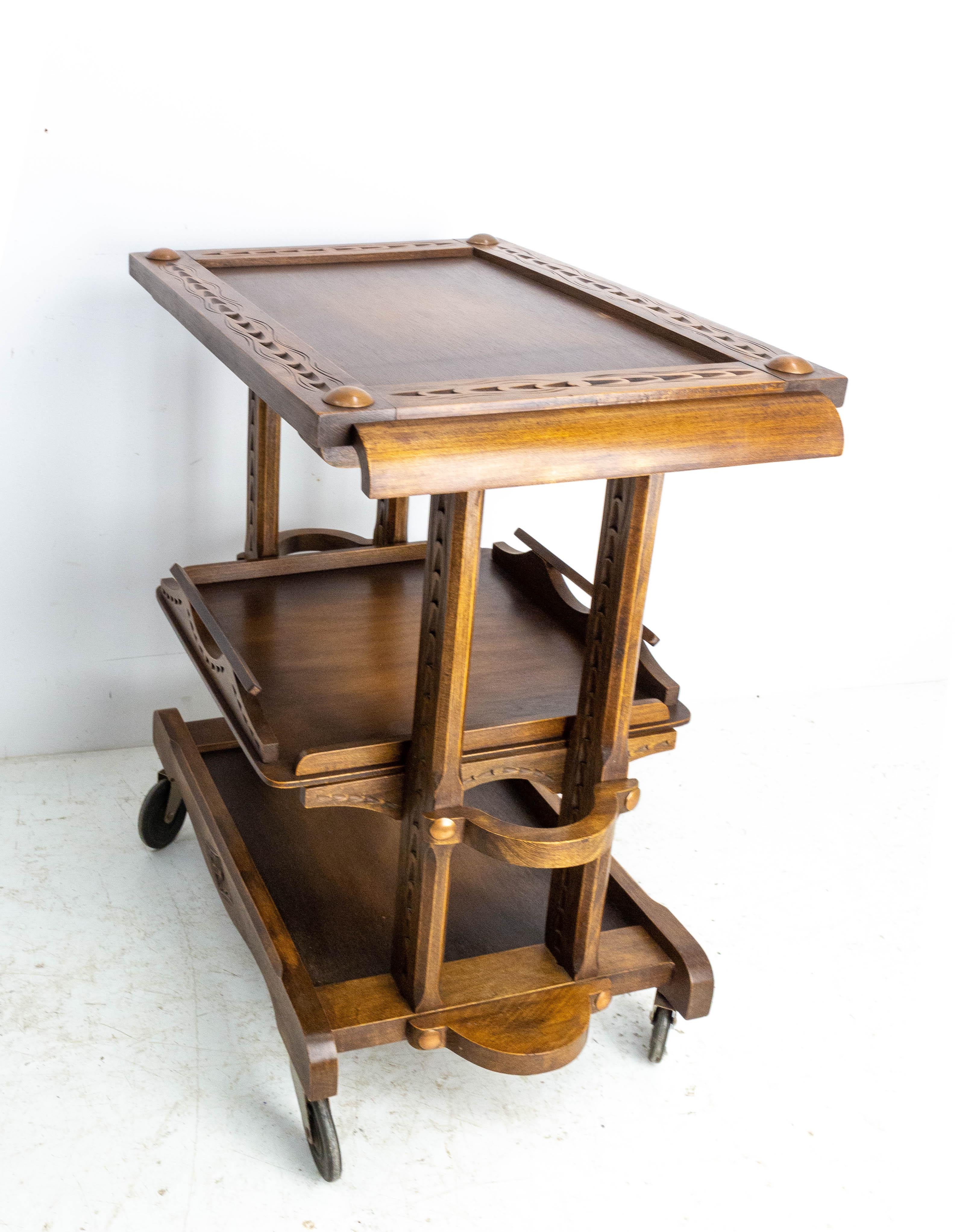 Poplar Cart Drinks Cocktail Table Trolley Three Trays on Wheels, France C. 1940 In Good Condition For Sale In Labrit, Landes
