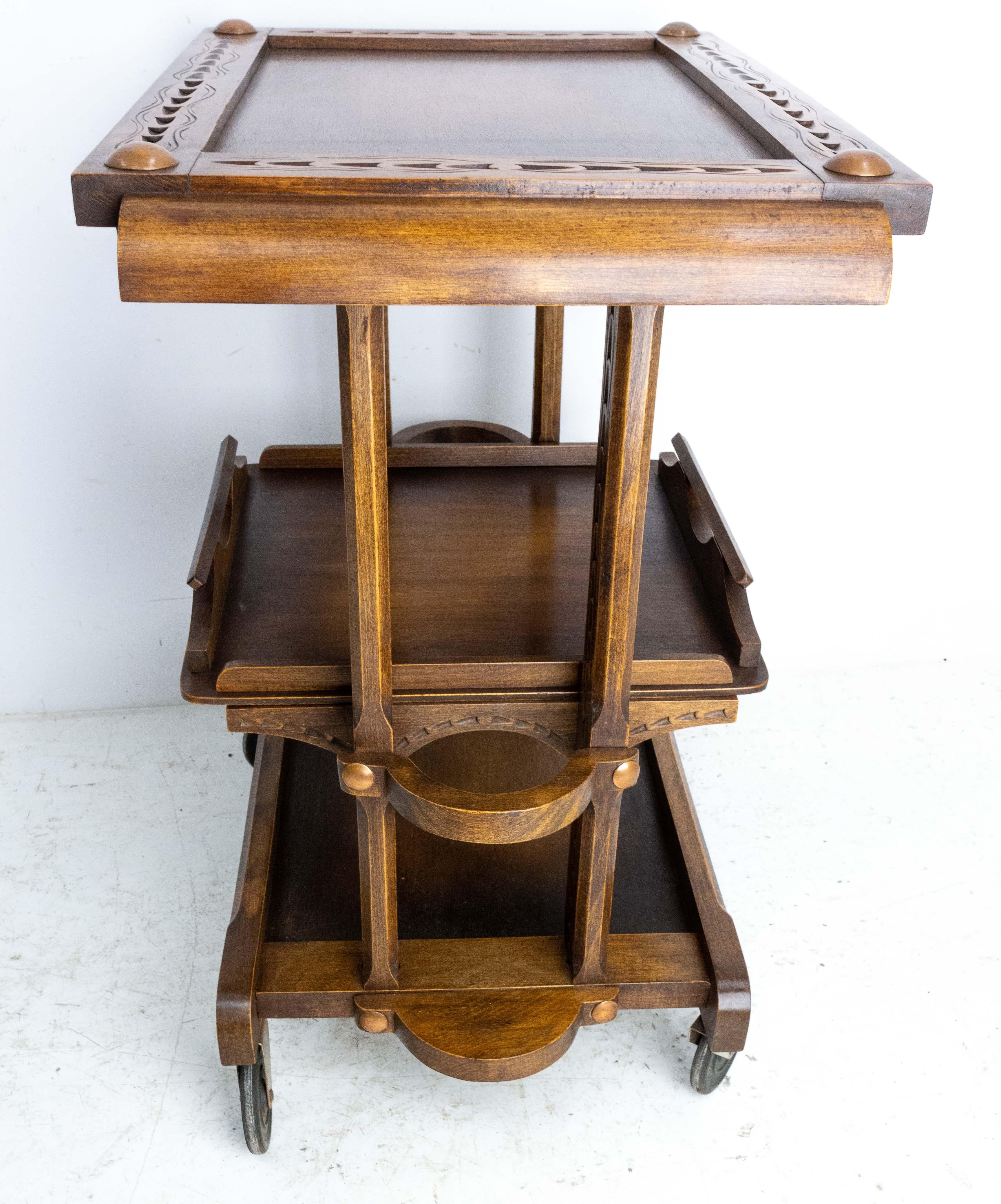 Peuplier Chariot de table à boissons et à boissons en peuplier Chariot de cocktail Trois plateaux sur roues, France vers 1940 en vente