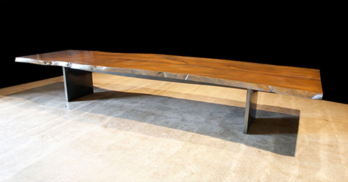 Table de salle à manger de 16 pieds de long en peuplier avec pieds en acier noirci