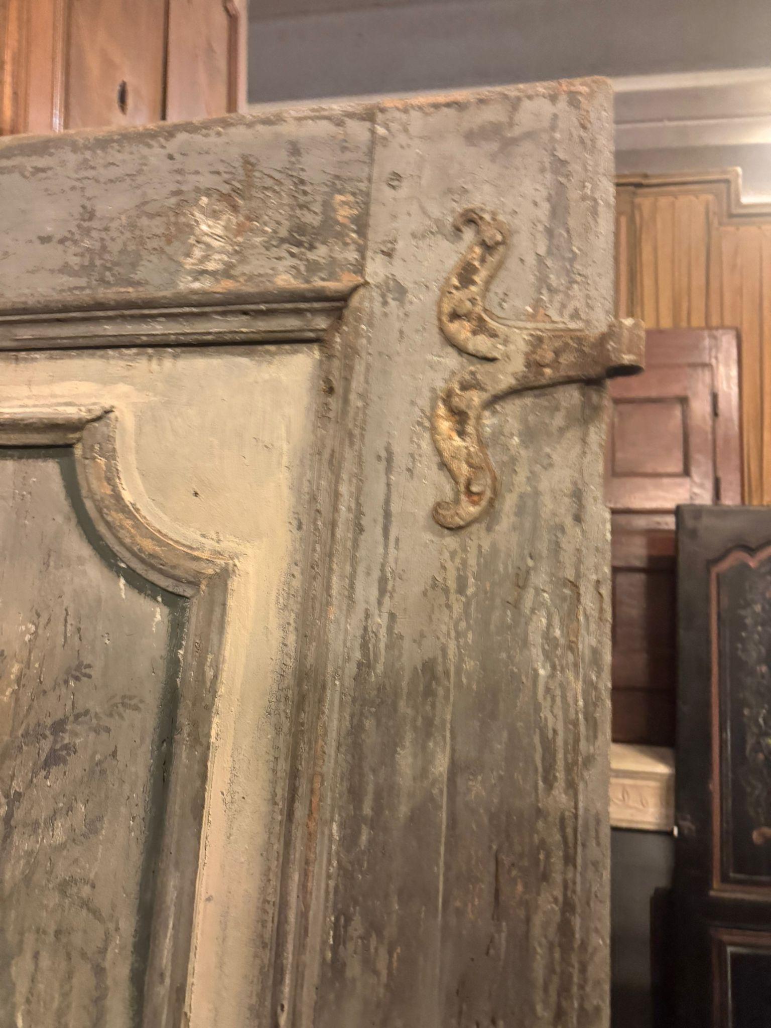Puerta de madera de álamo lacada y pintada, gris polvoriento, Italia Italiano en venta