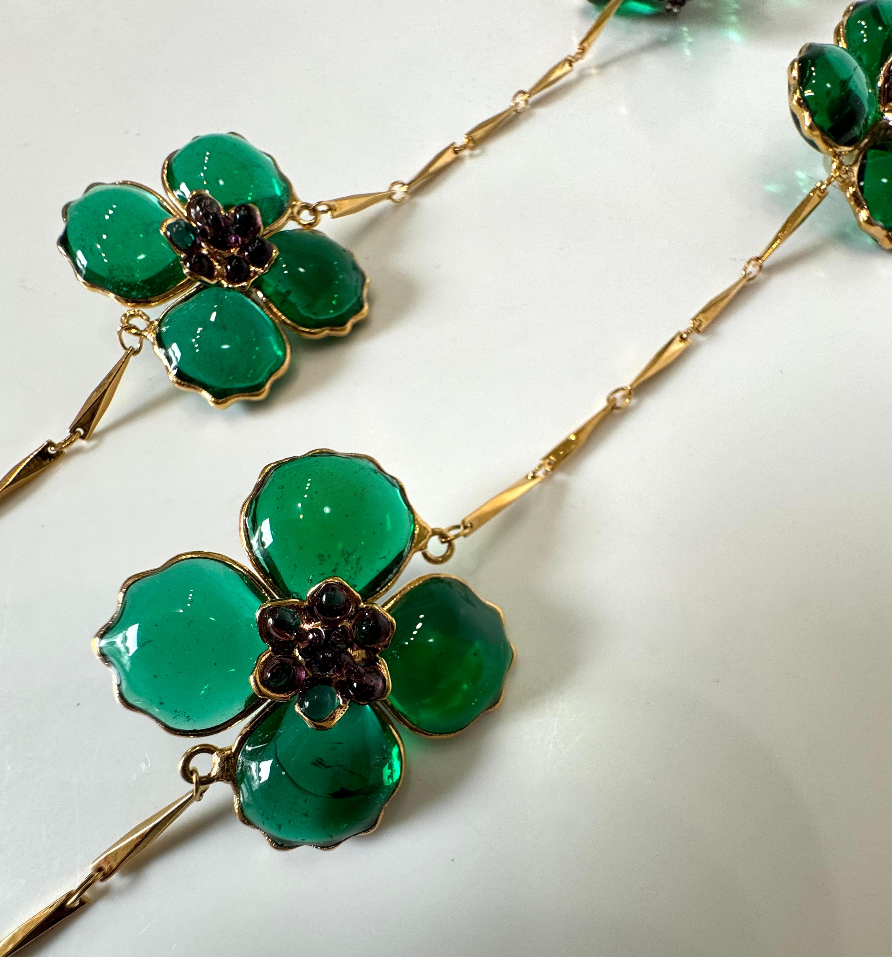 Lange Mohnblumen-Halskette von Gripoix Paris für Damen oder Herren im Angebot