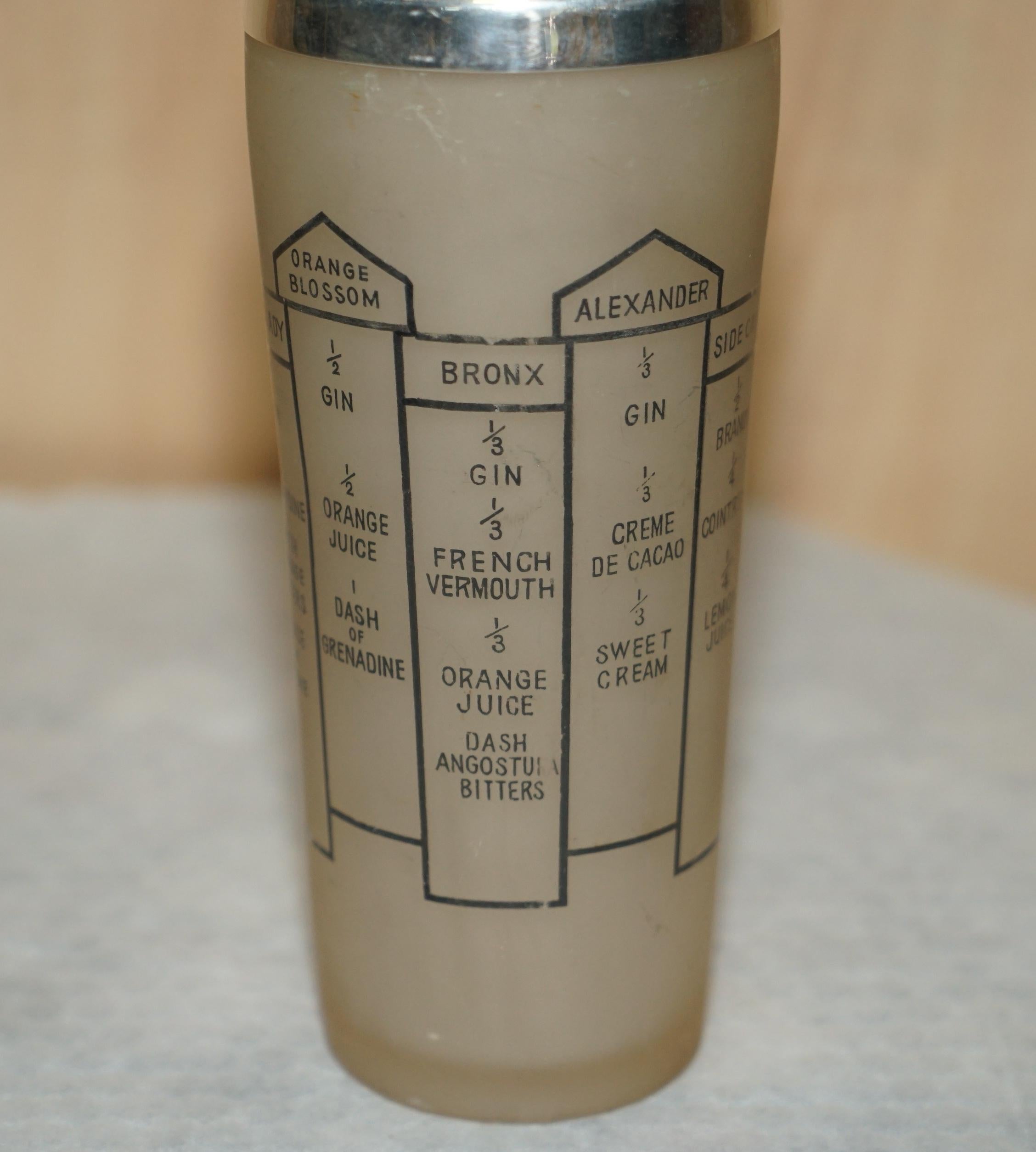 Art Déco Shaker da cocktail in vetro smerigliato e placca d'argento popolare Art Deco degli anni 30 in vendita