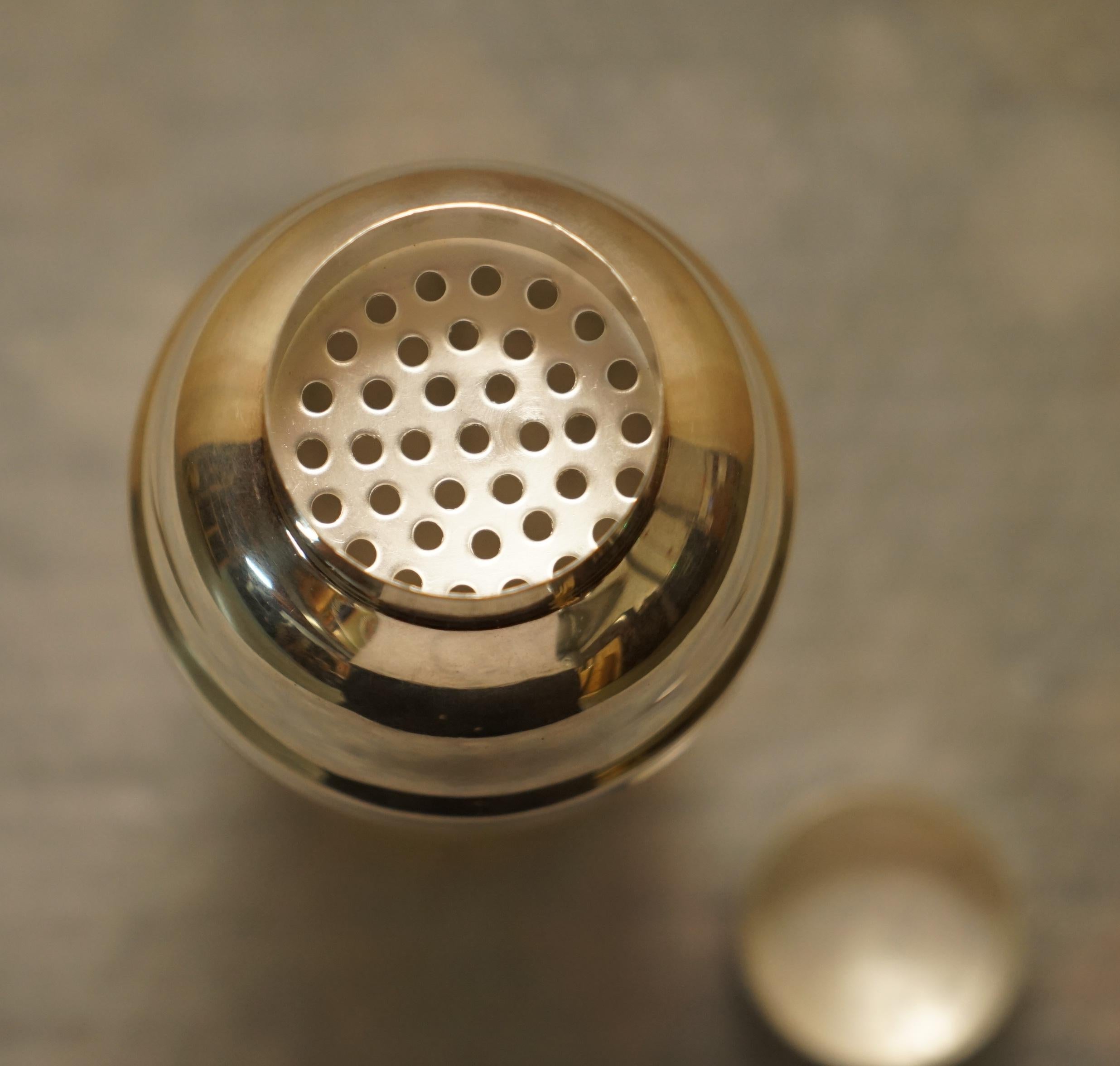 Shaker da cocktail in vetro smerigliato e placca d'argento popolare Art Deco degli anni 30 In condizioni buone in vendita a West Sussex, Pulborough