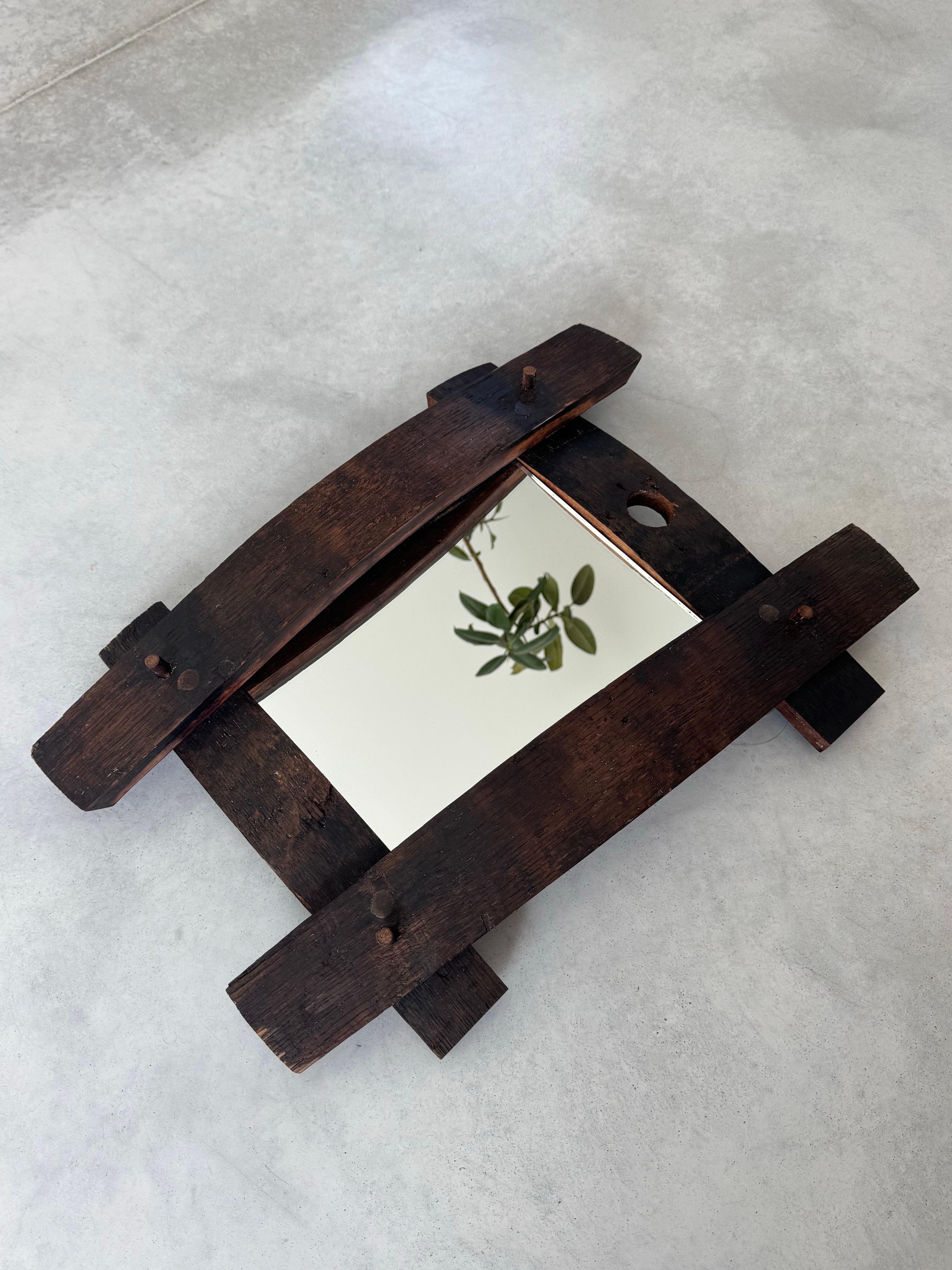 Art populaire, miroir en bois massif, design rustique, France circa 1950s en vente 3
