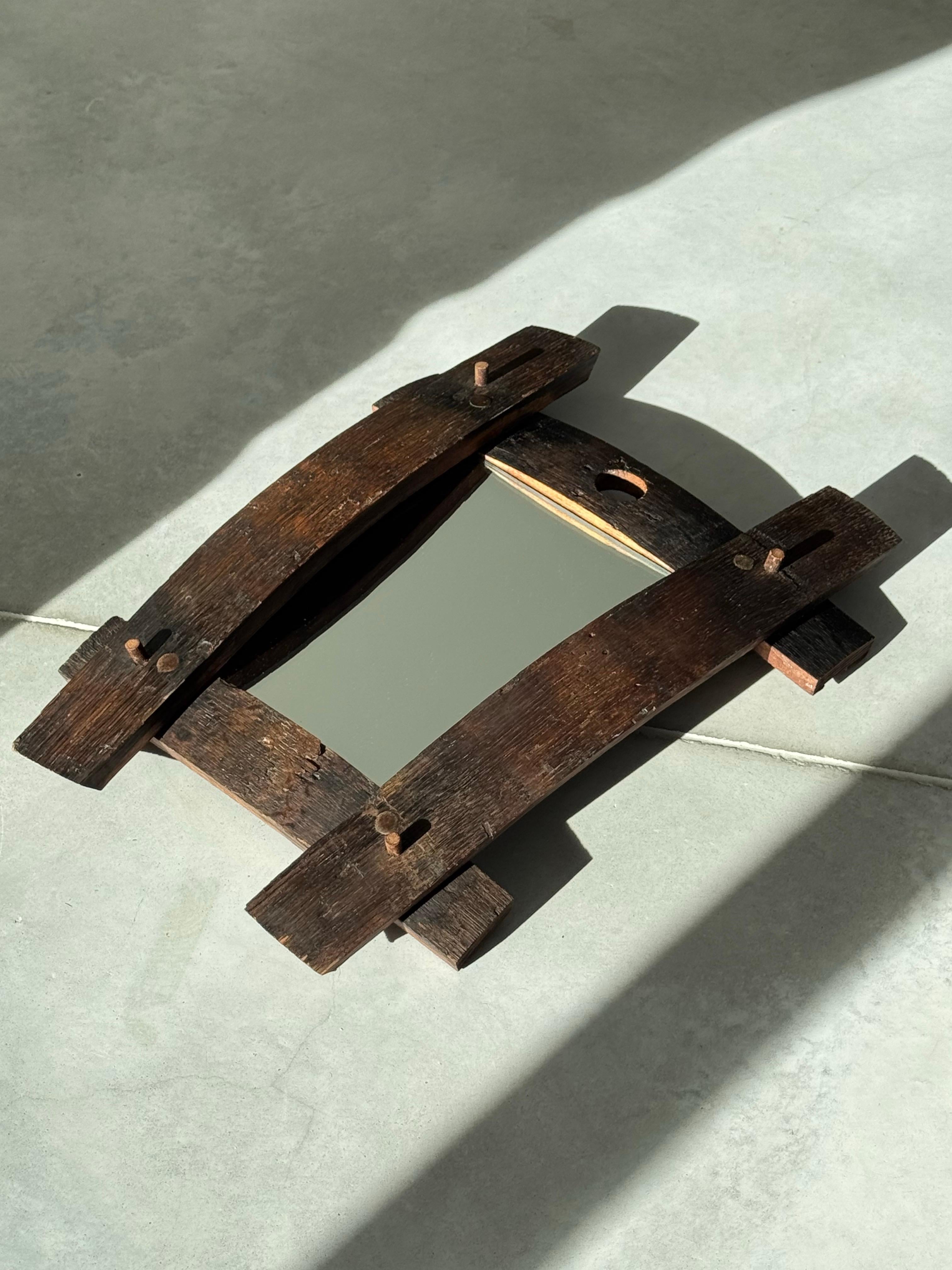 Art populaire, miroir en bois massif, design rustique, France circa 1950s en vente 4
