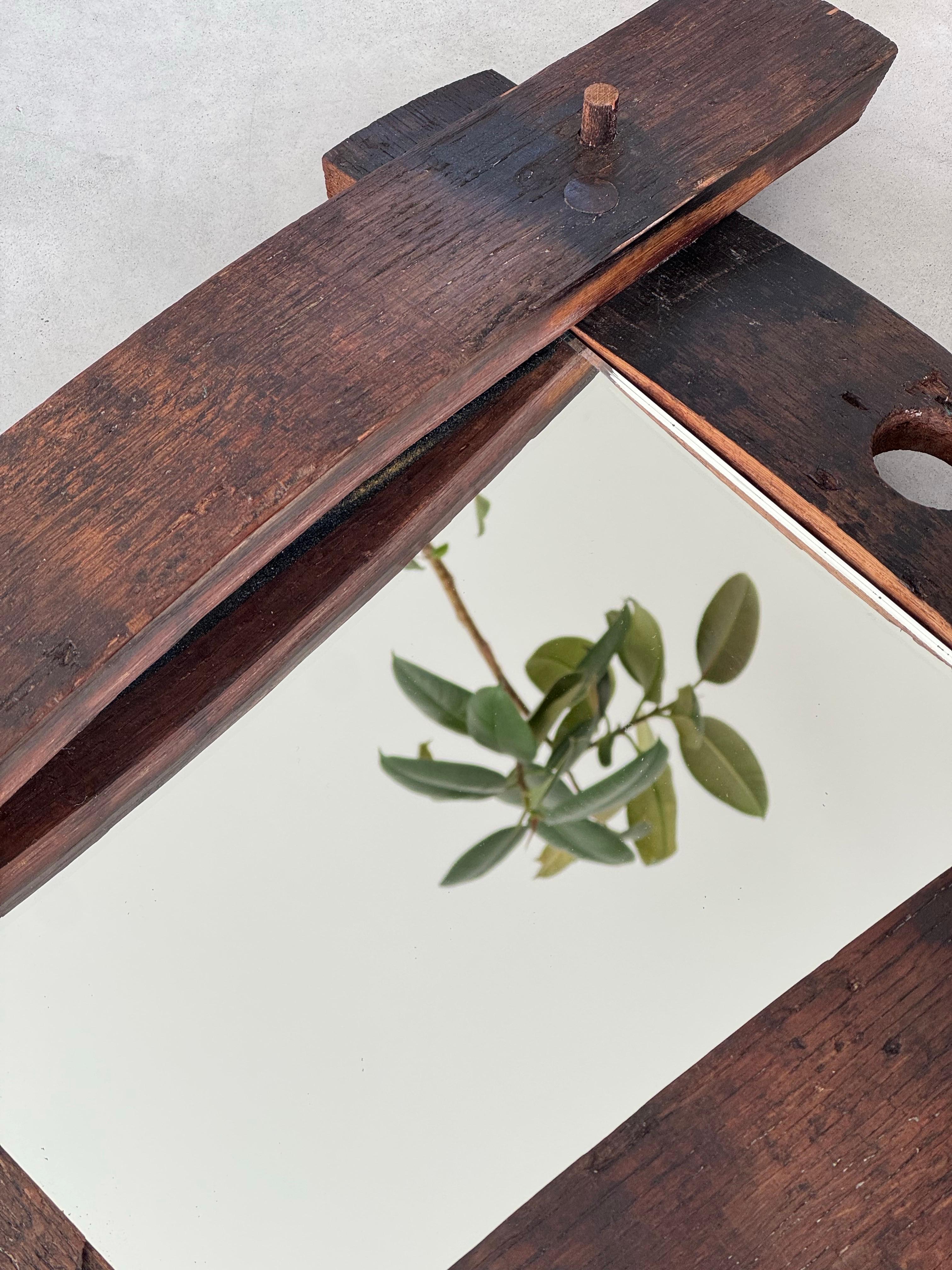 Art populaire, miroir en bois massif, design rustique, France circa 1950s en vente 5