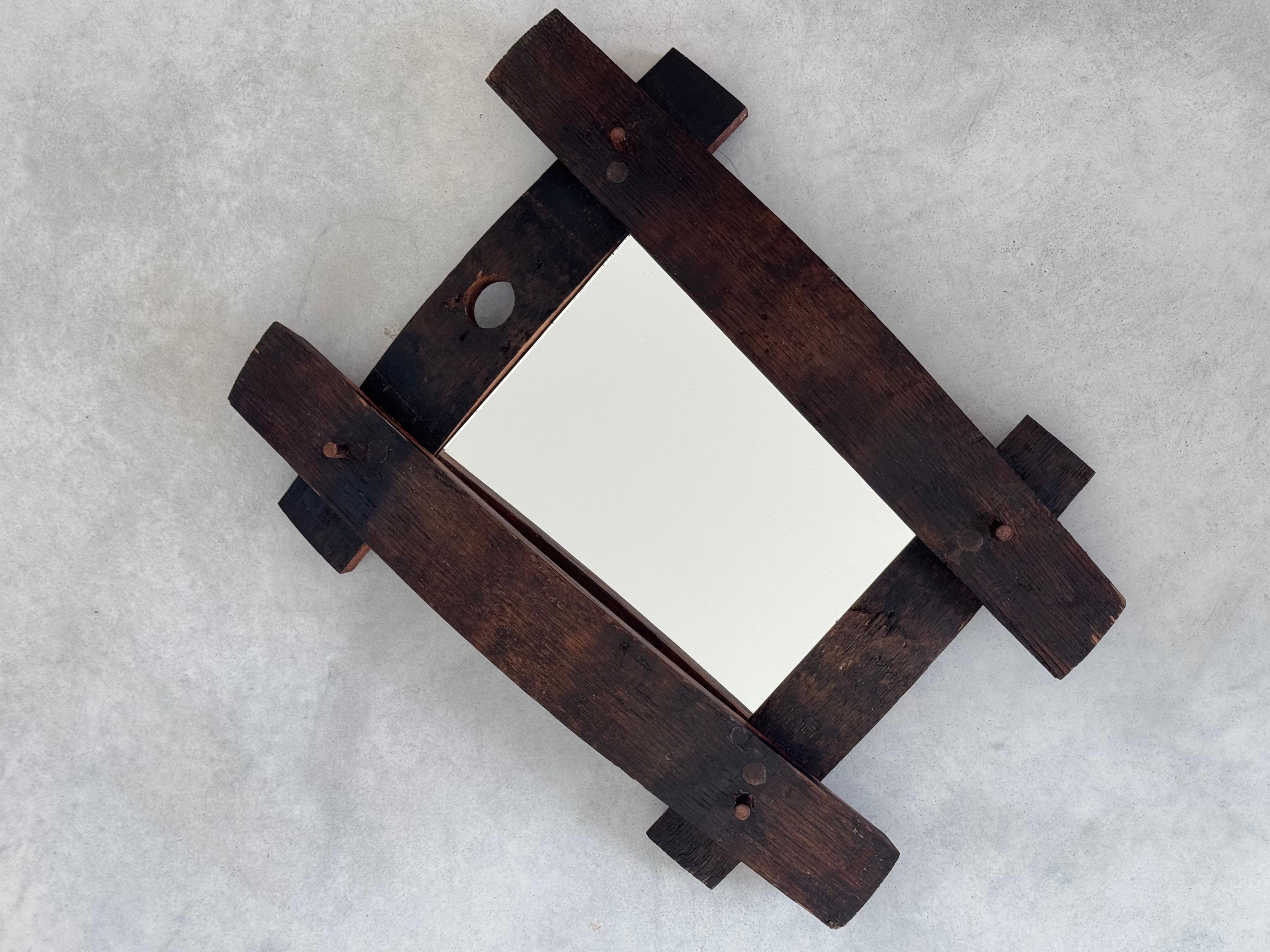 Artisanat Art populaire, miroir en bois massif, design rustique, France circa 1950s en vente