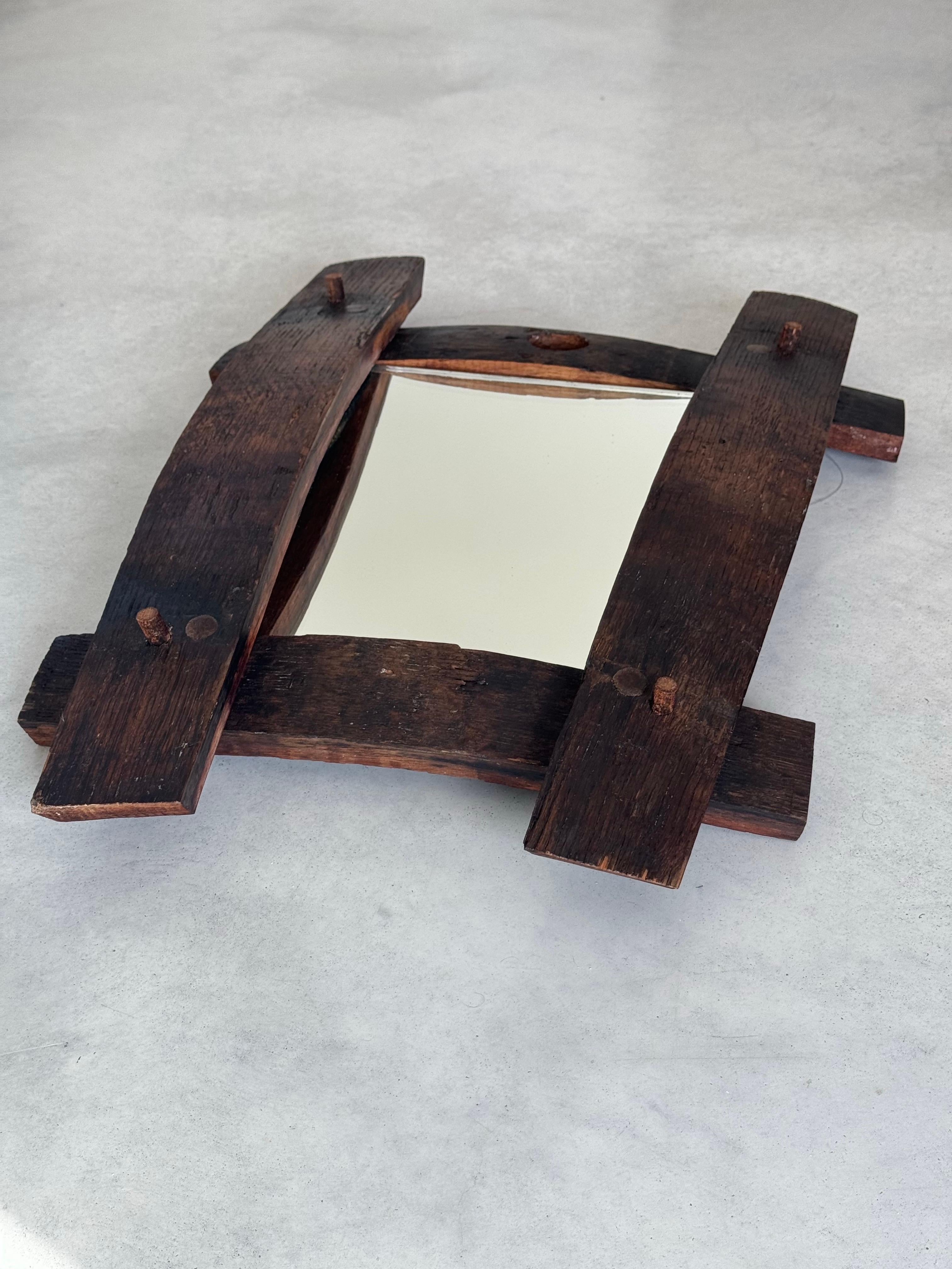 Milieu du XXe siècle Art populaire, miroir en bois massif, design rustique, France circa 1950s en vente