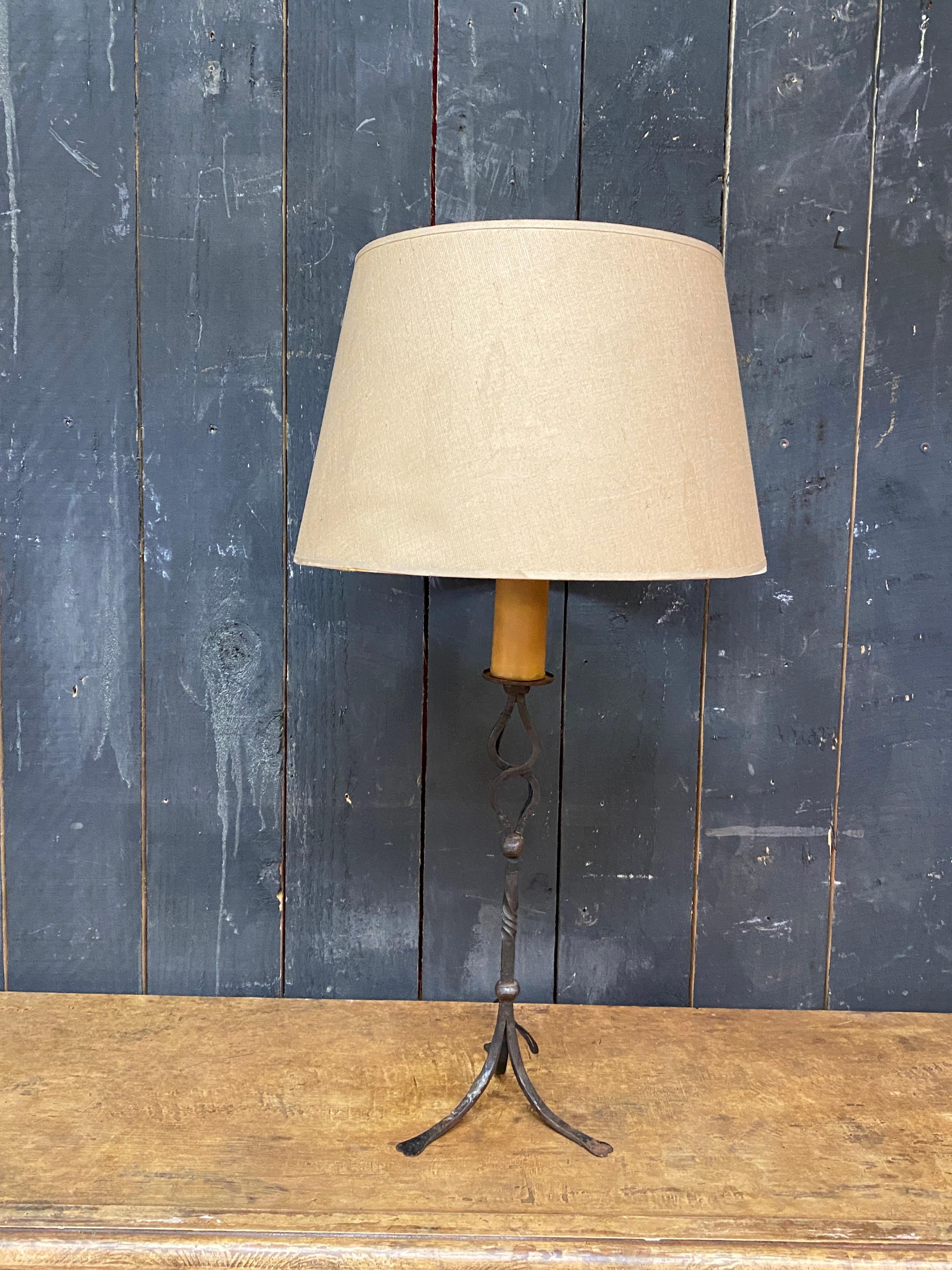 Folk Art, table lamp  in wrought iron circa 1950
h : 58 and 76 cm