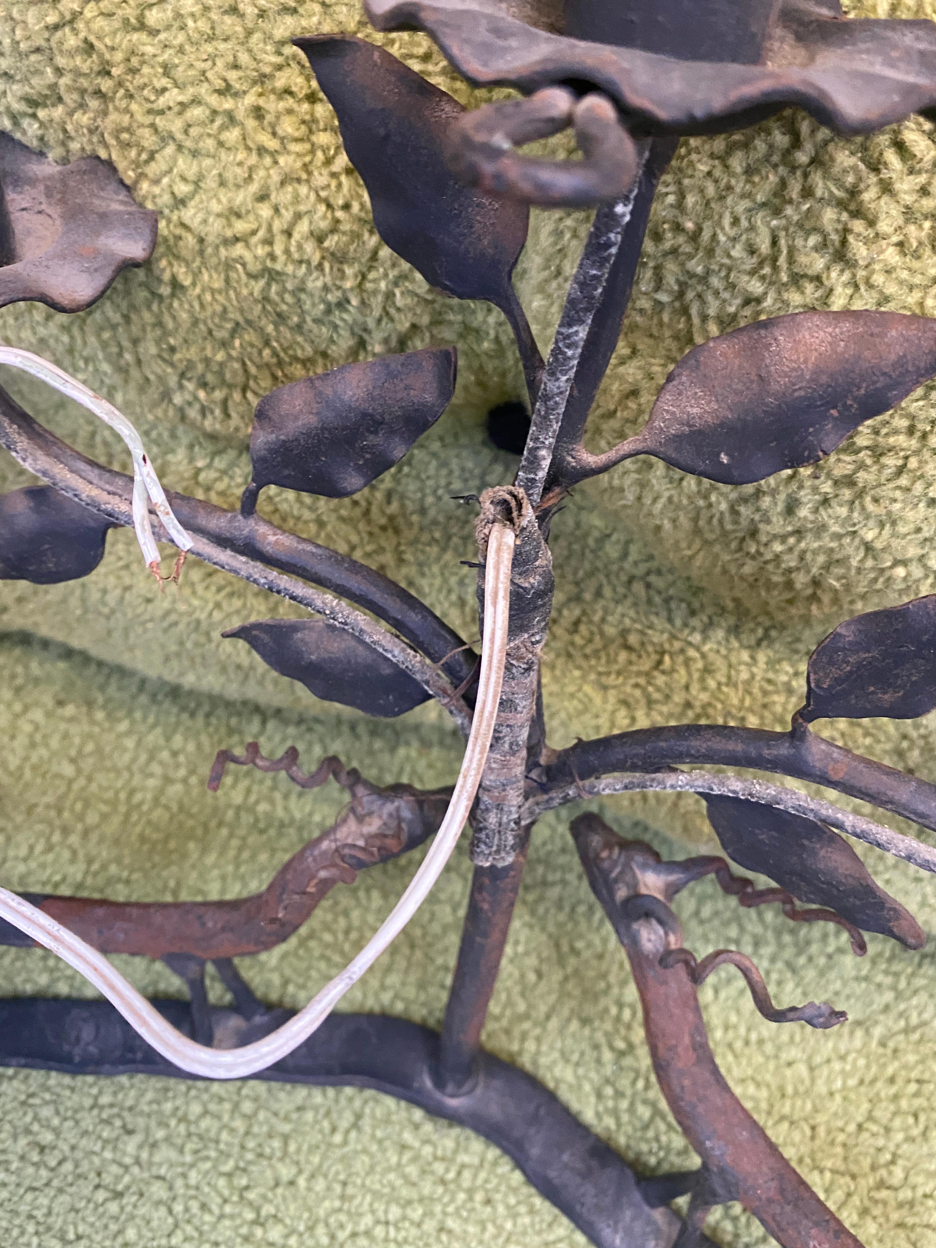 Art populaire, lampe de table ou applique murale en fer forgé circa 1950. en vente 8